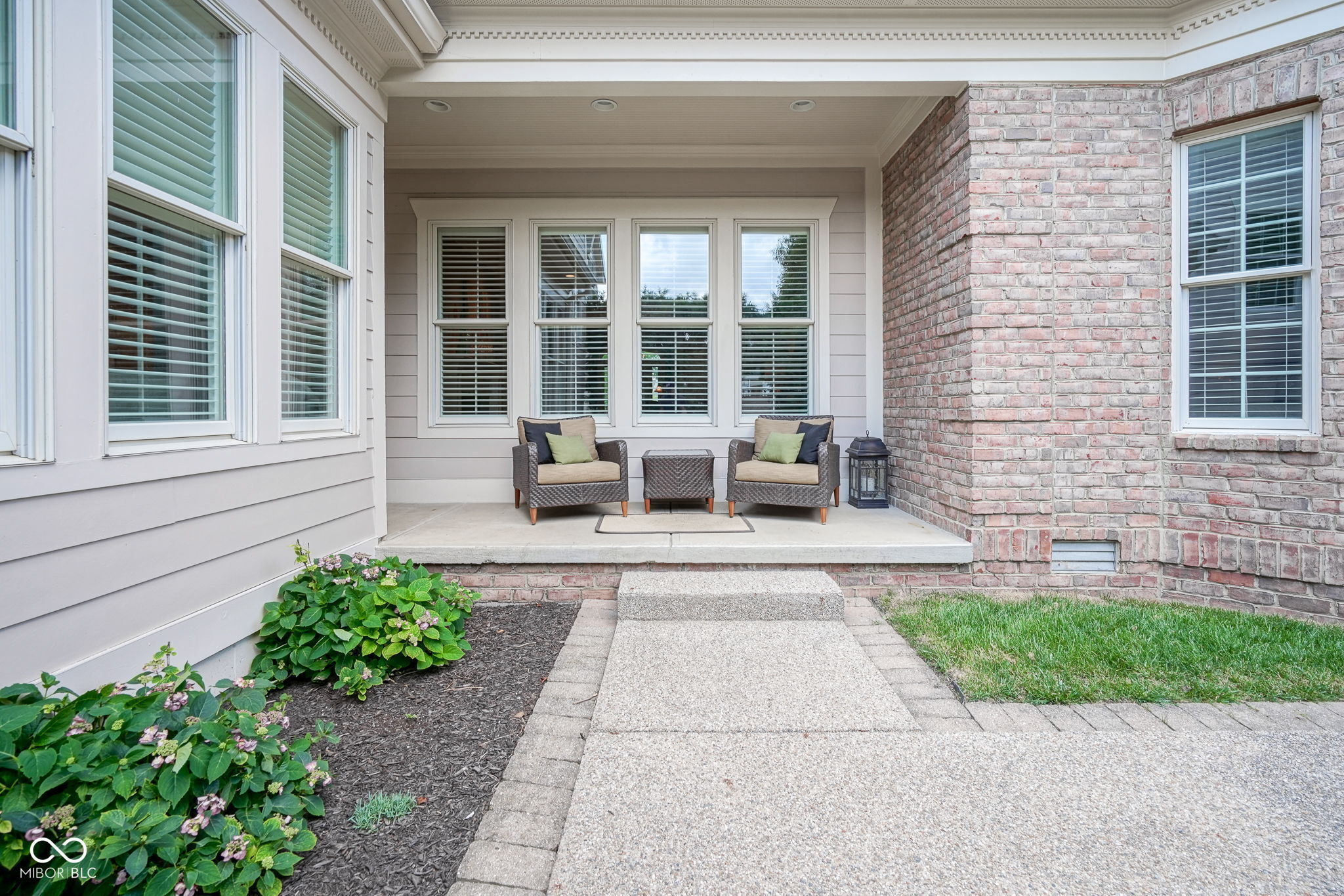 2223 Shaftesbury Road