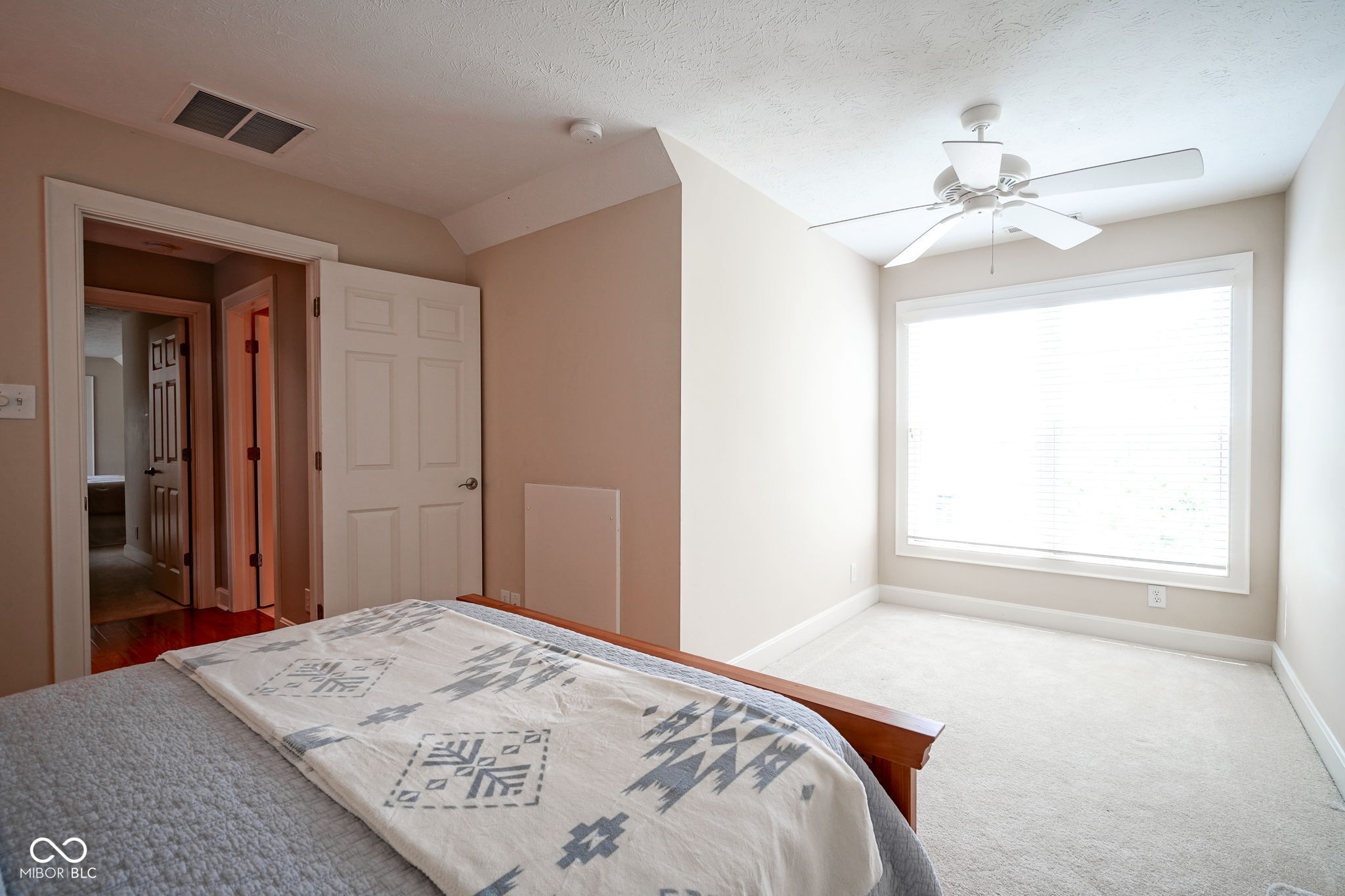2223 Shaftesbury Road