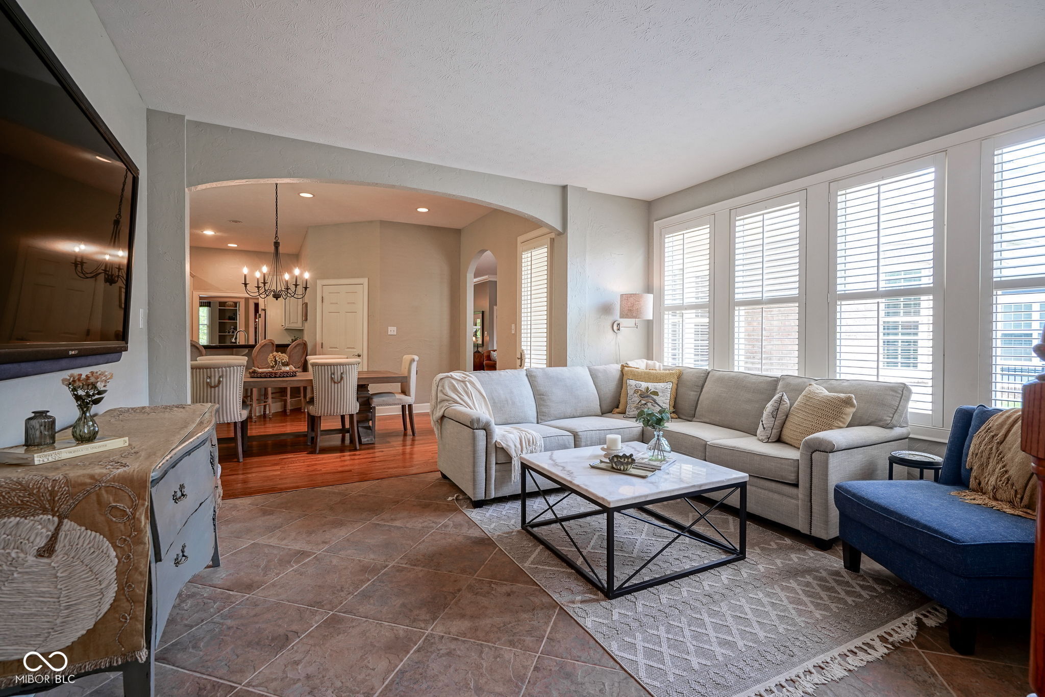 2223 Shaftesbury Road