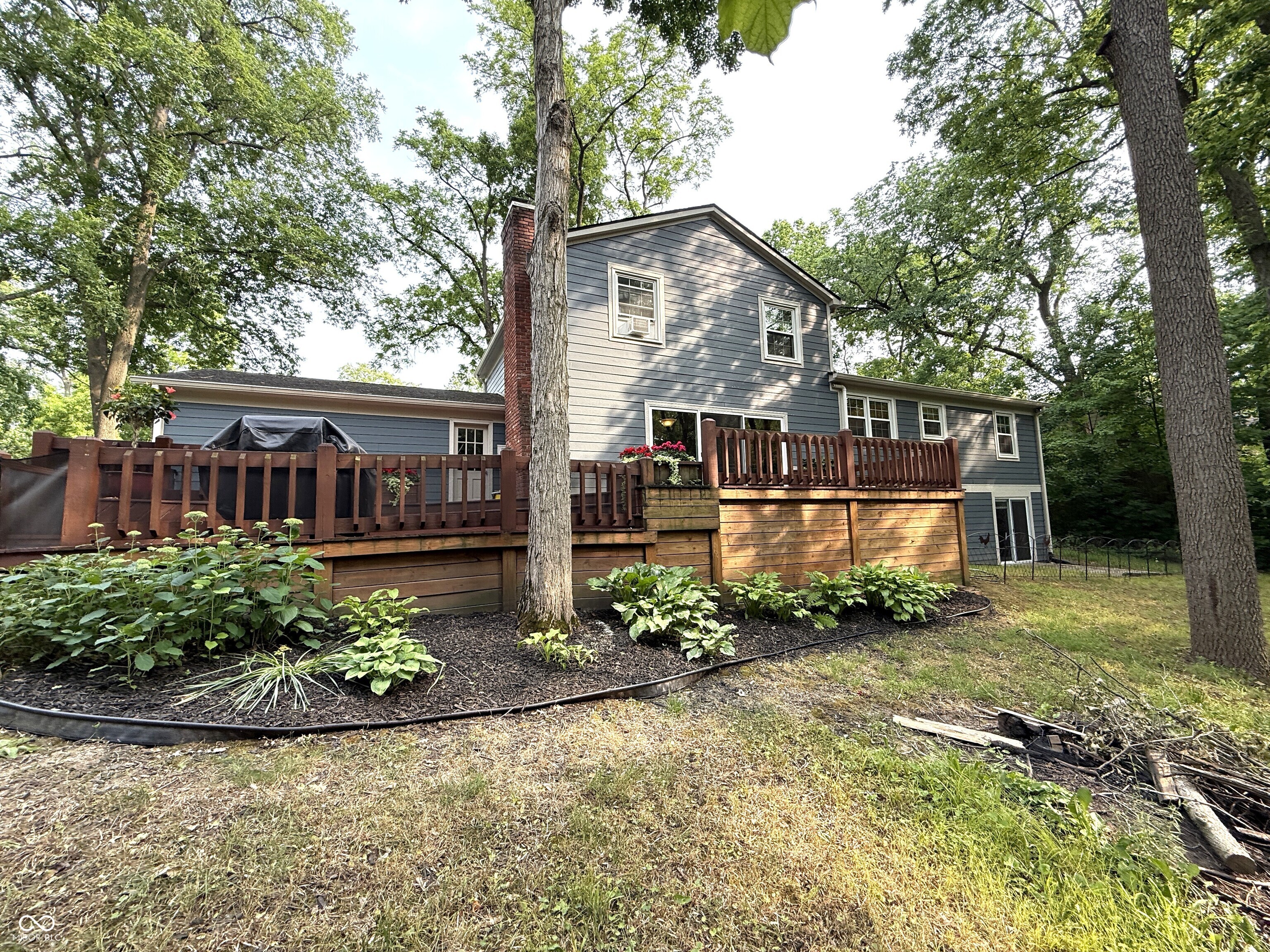 1226 Hillcrest Drive