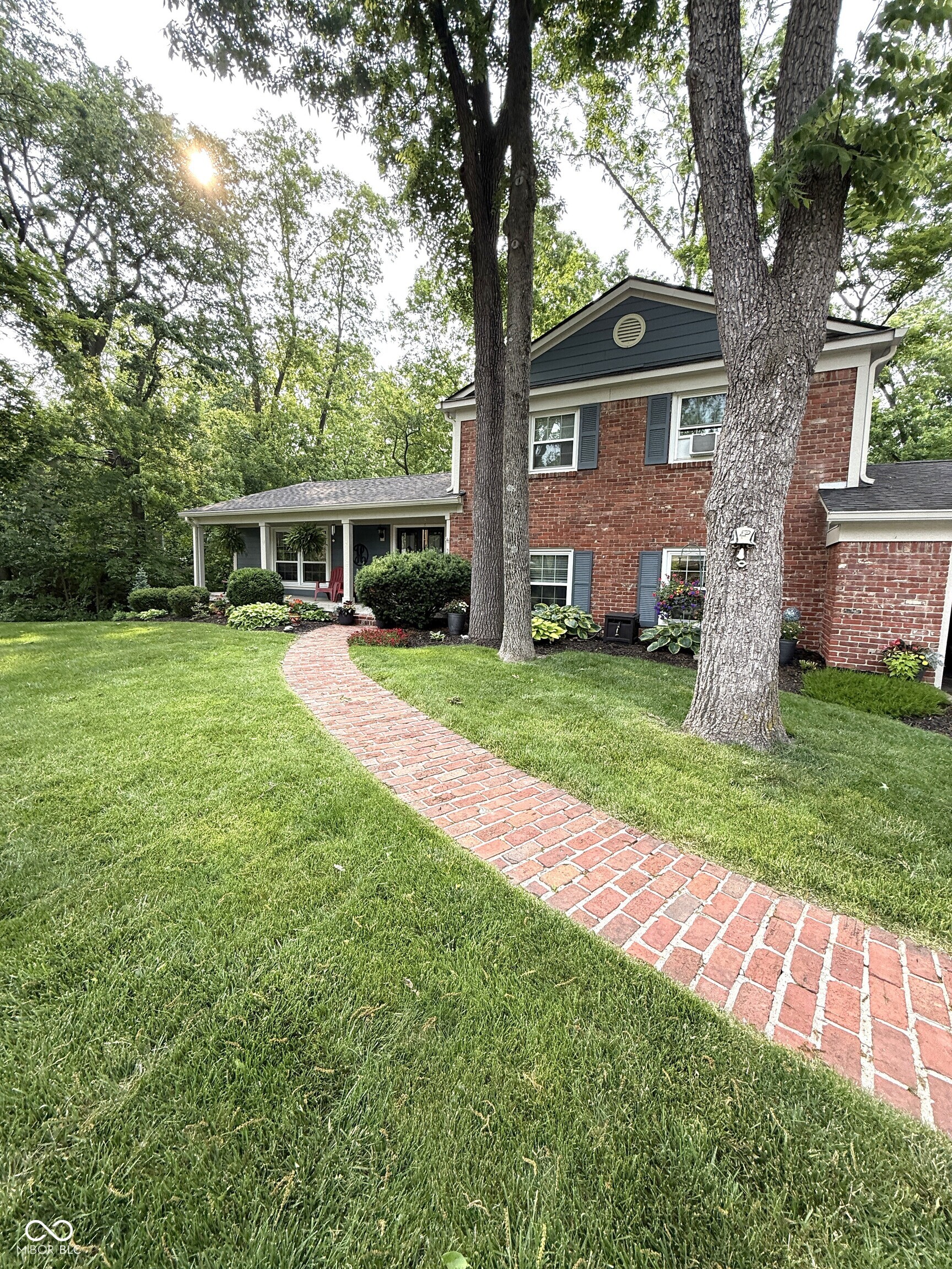 1226 Hillcrest Drive