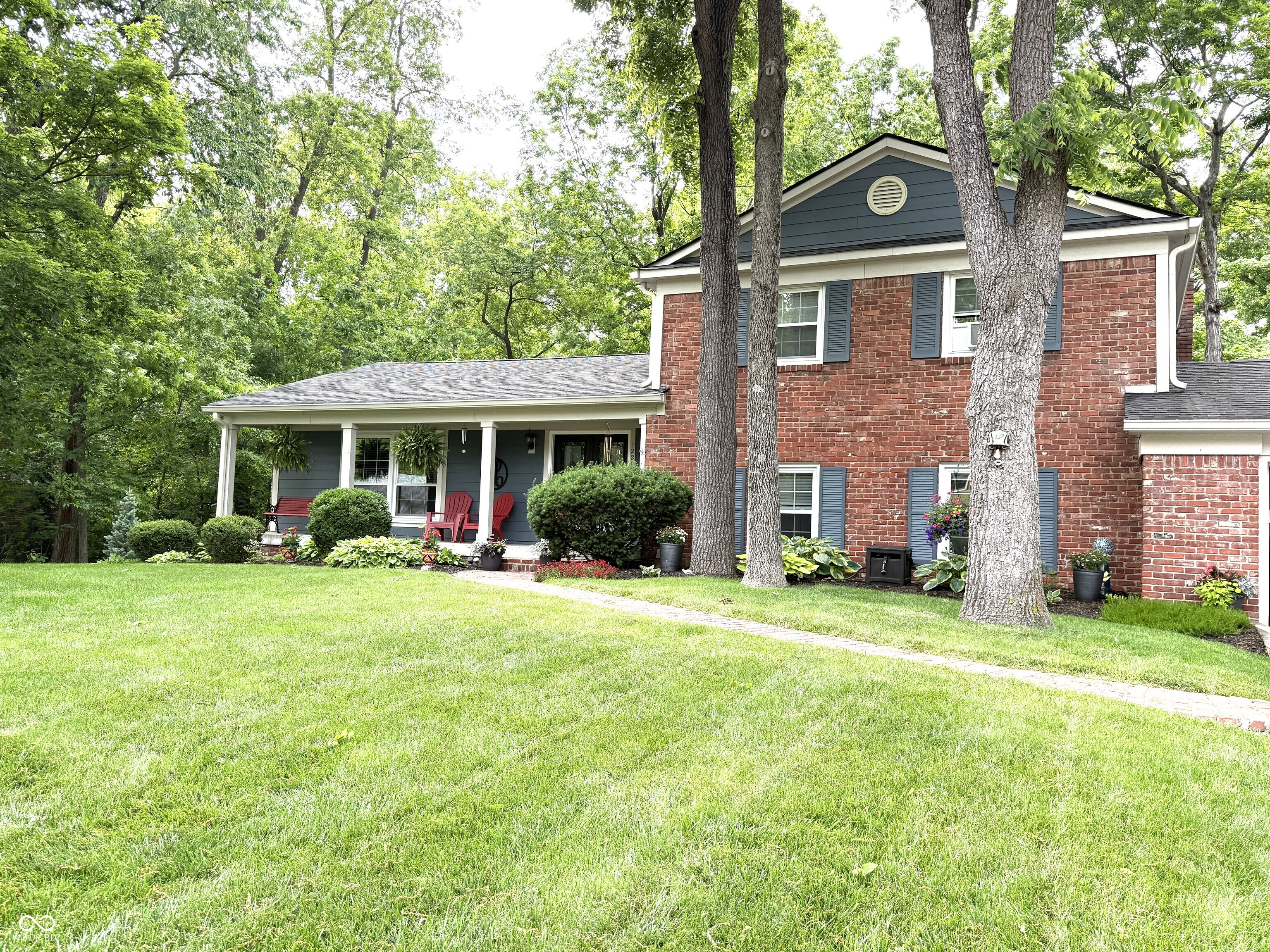 1226 Hillcrest Drive