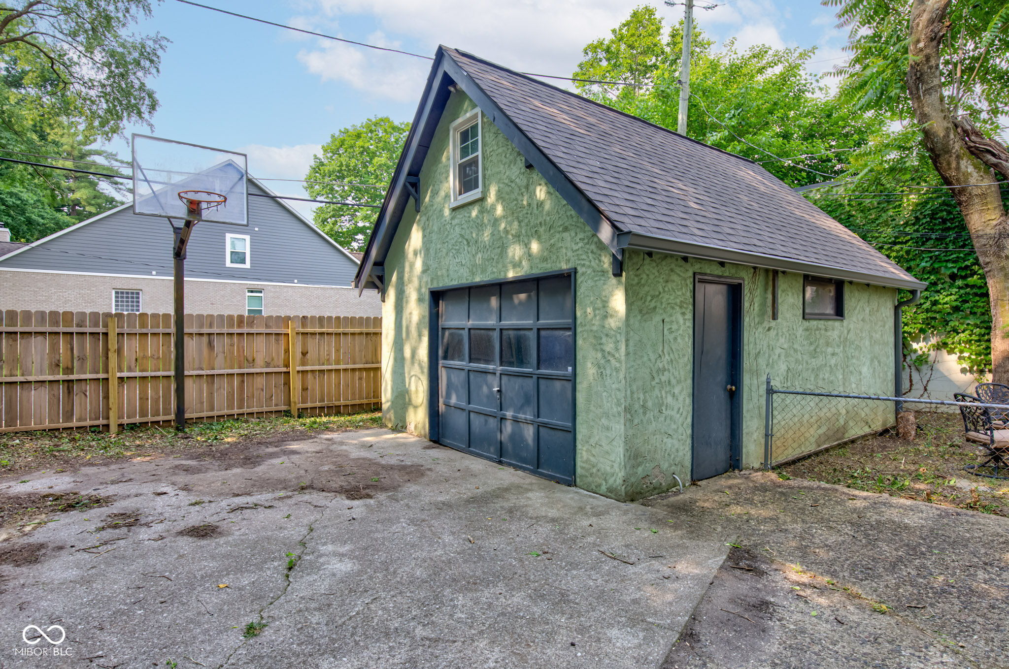 715 Kessler Blvd E Drive