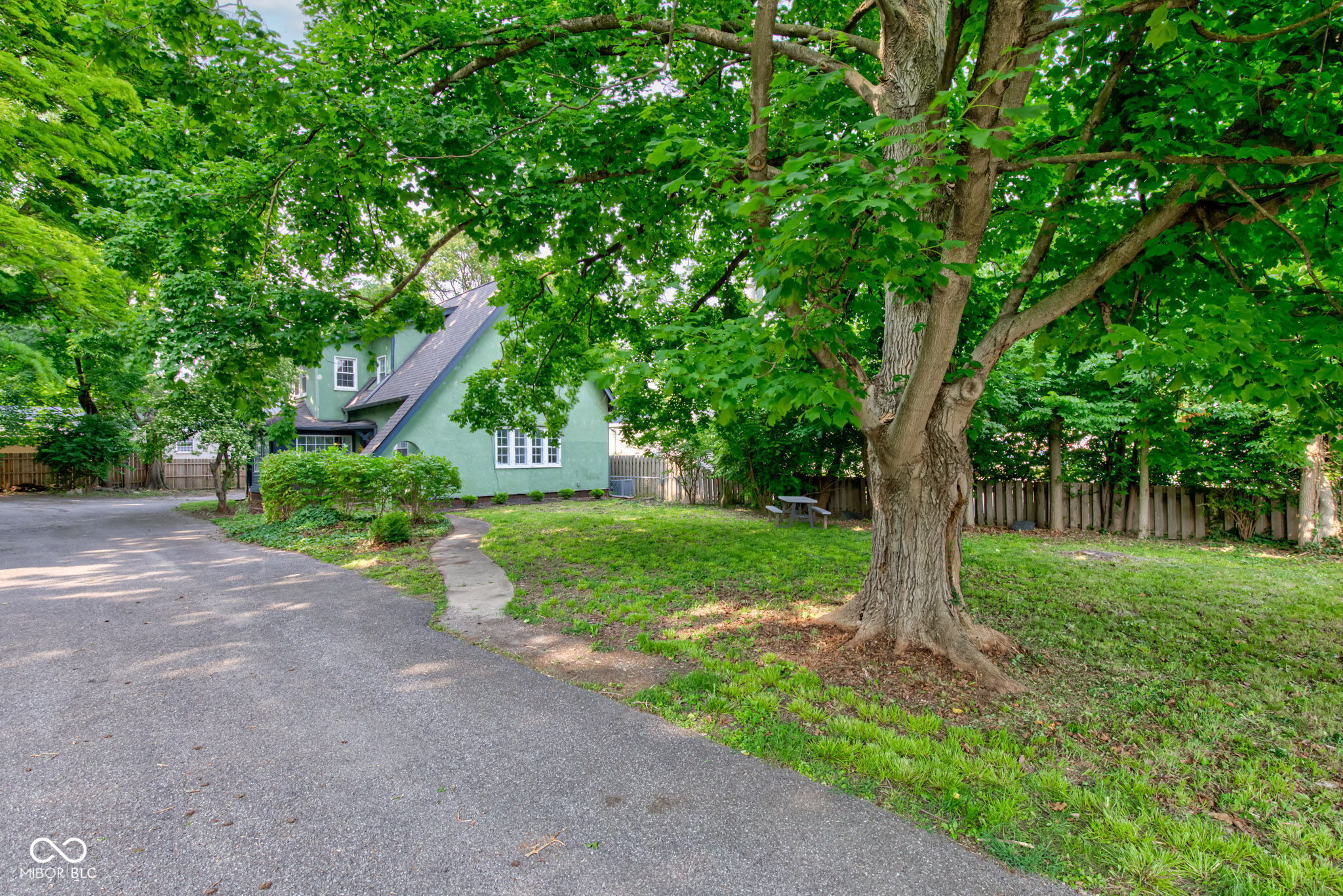 715 Kessler Blvd E Drive