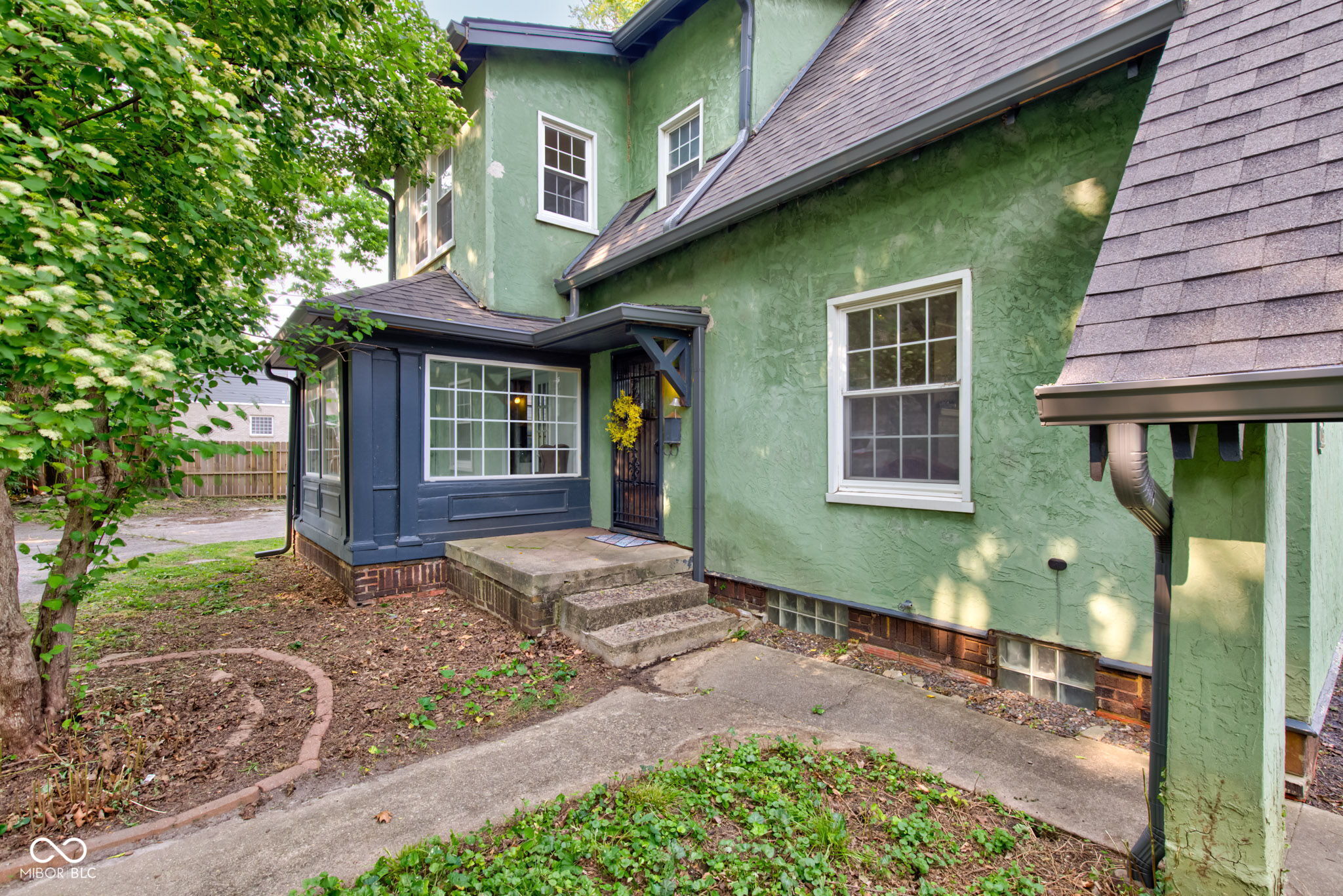715 Kessler Blvd E Drive