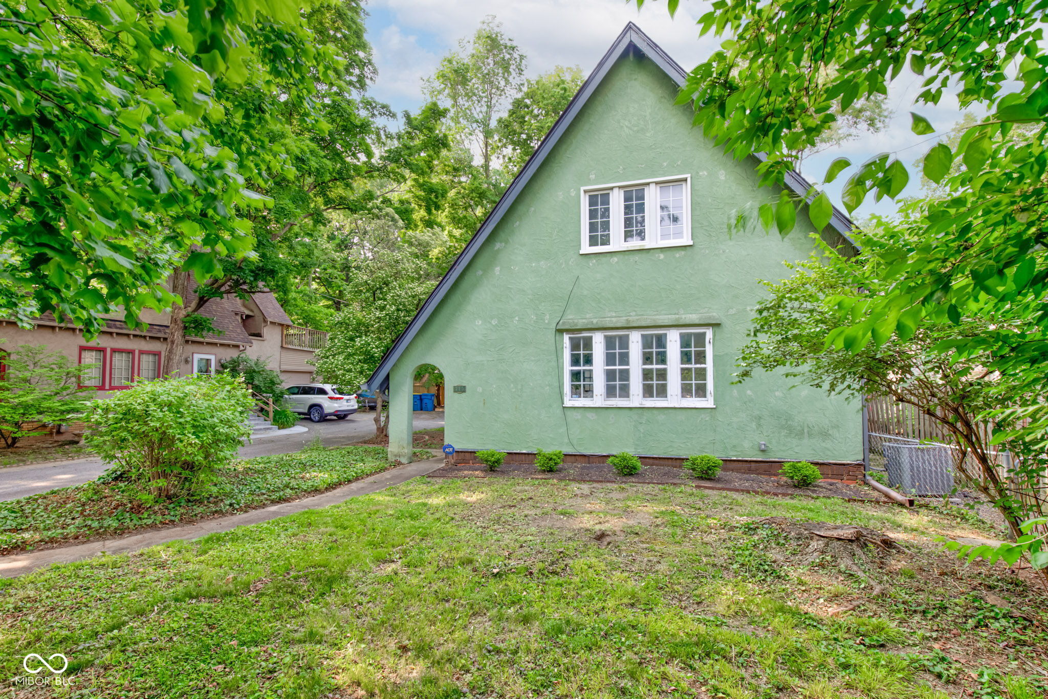 715 Kessler Blvd E Drive