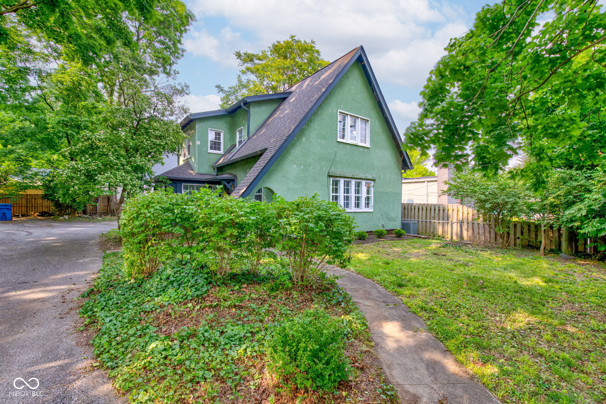 715 Kessler Blvd E Drive