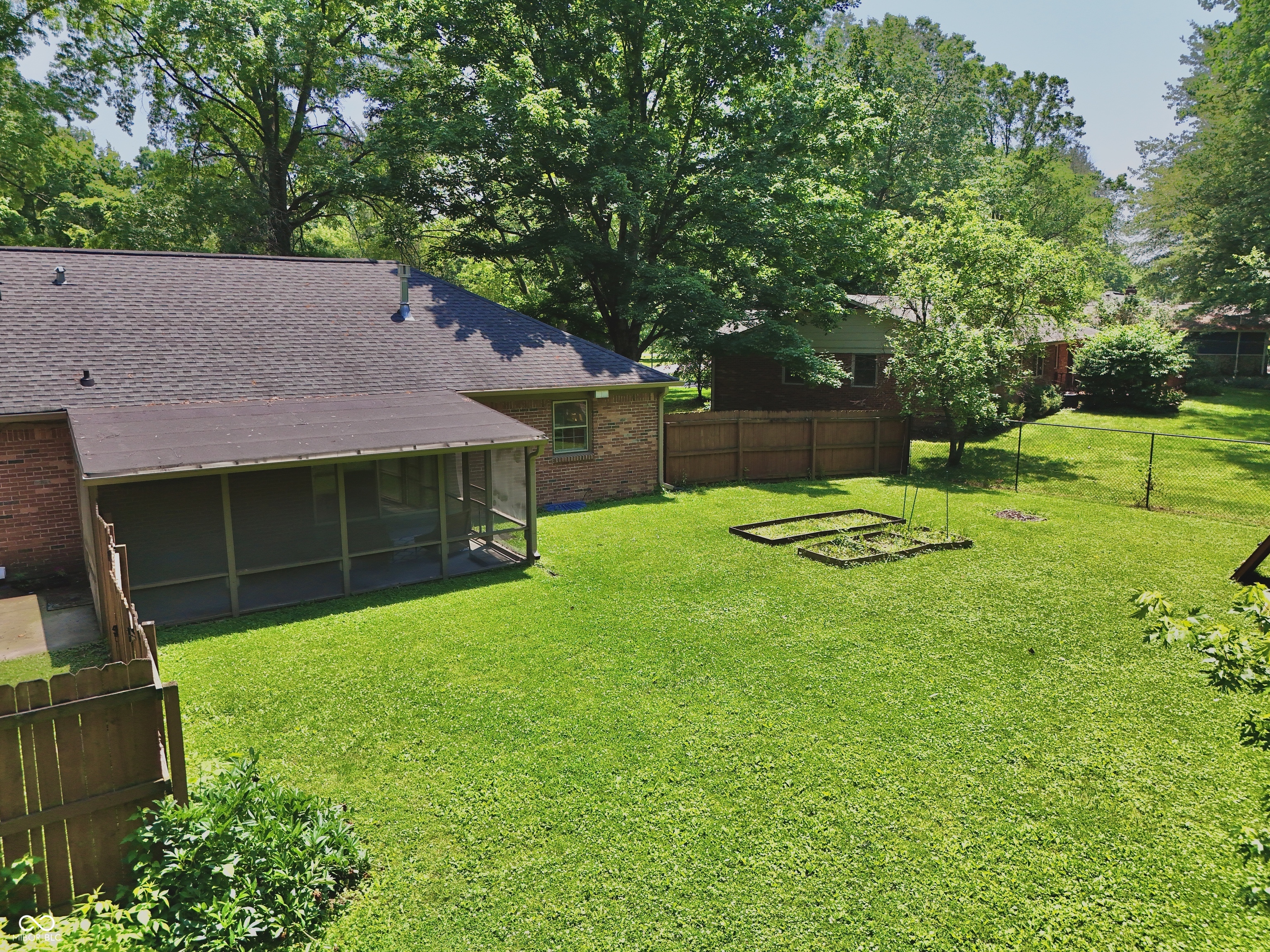 9014 Holliday Drive