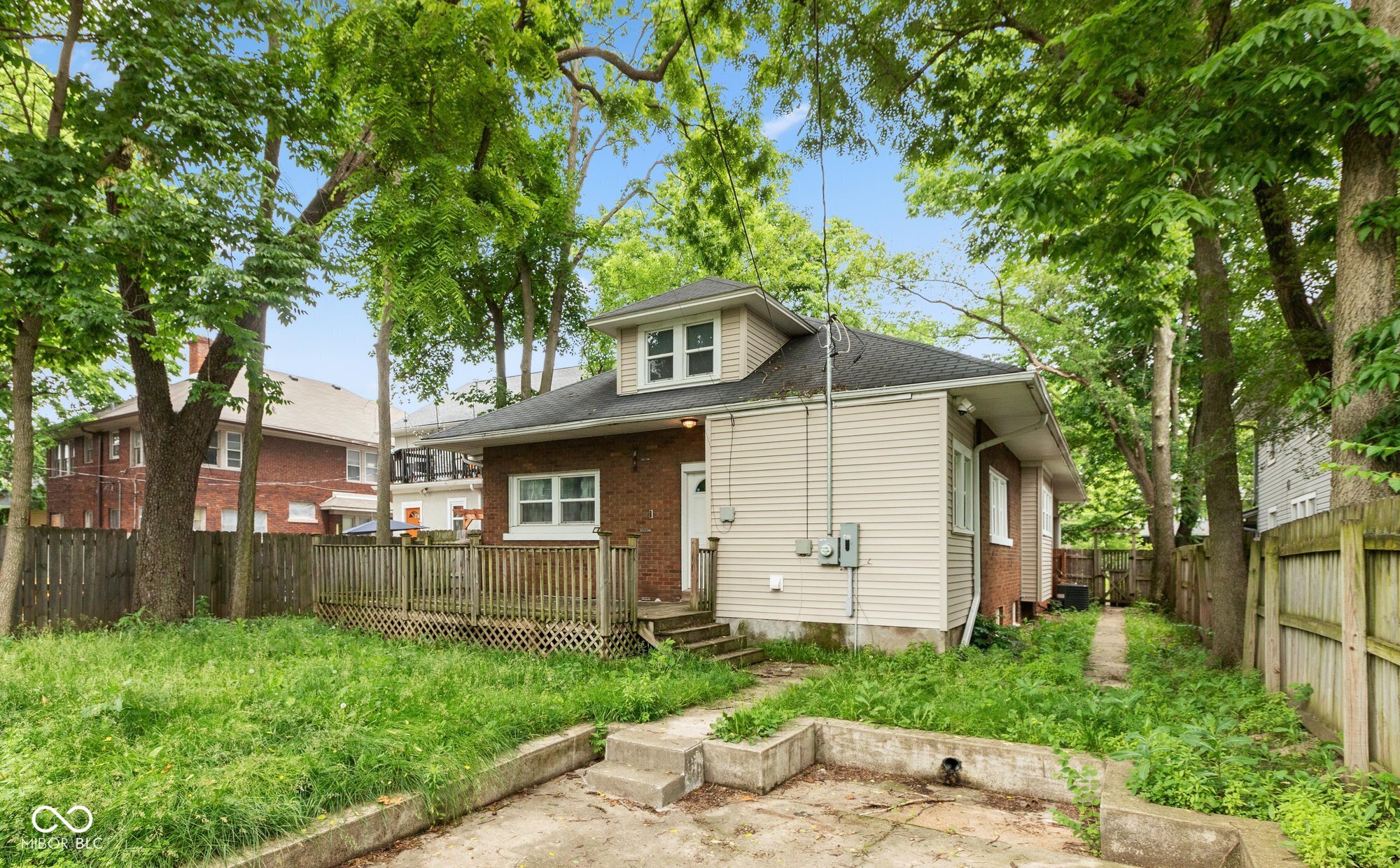 4048 N College Avenue