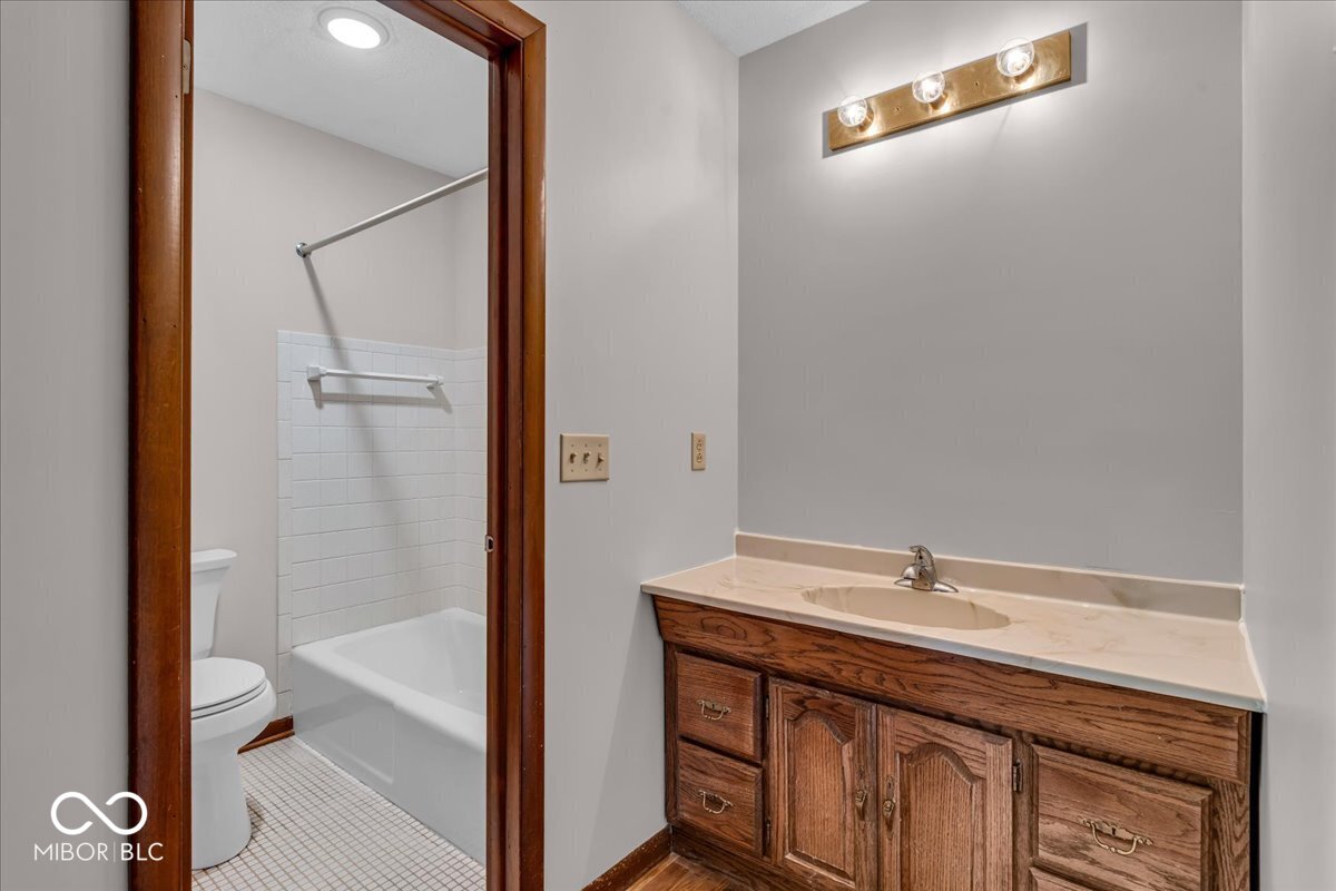 635 White Oak Court