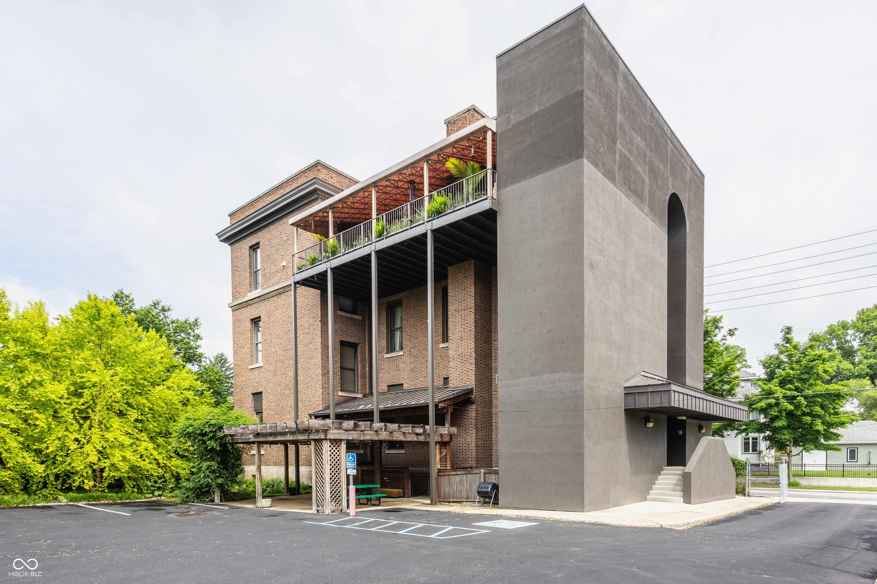 3959 Central Avenue