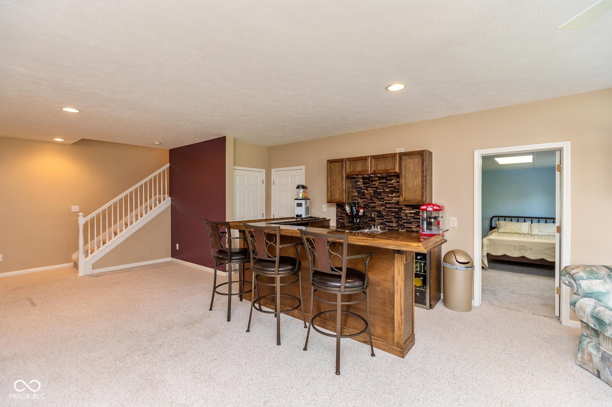 10196 Lakewood Drive