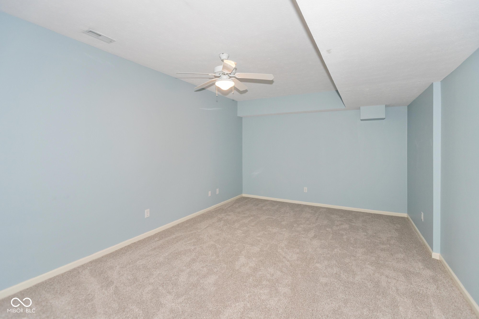 10196 Lakewood Drive