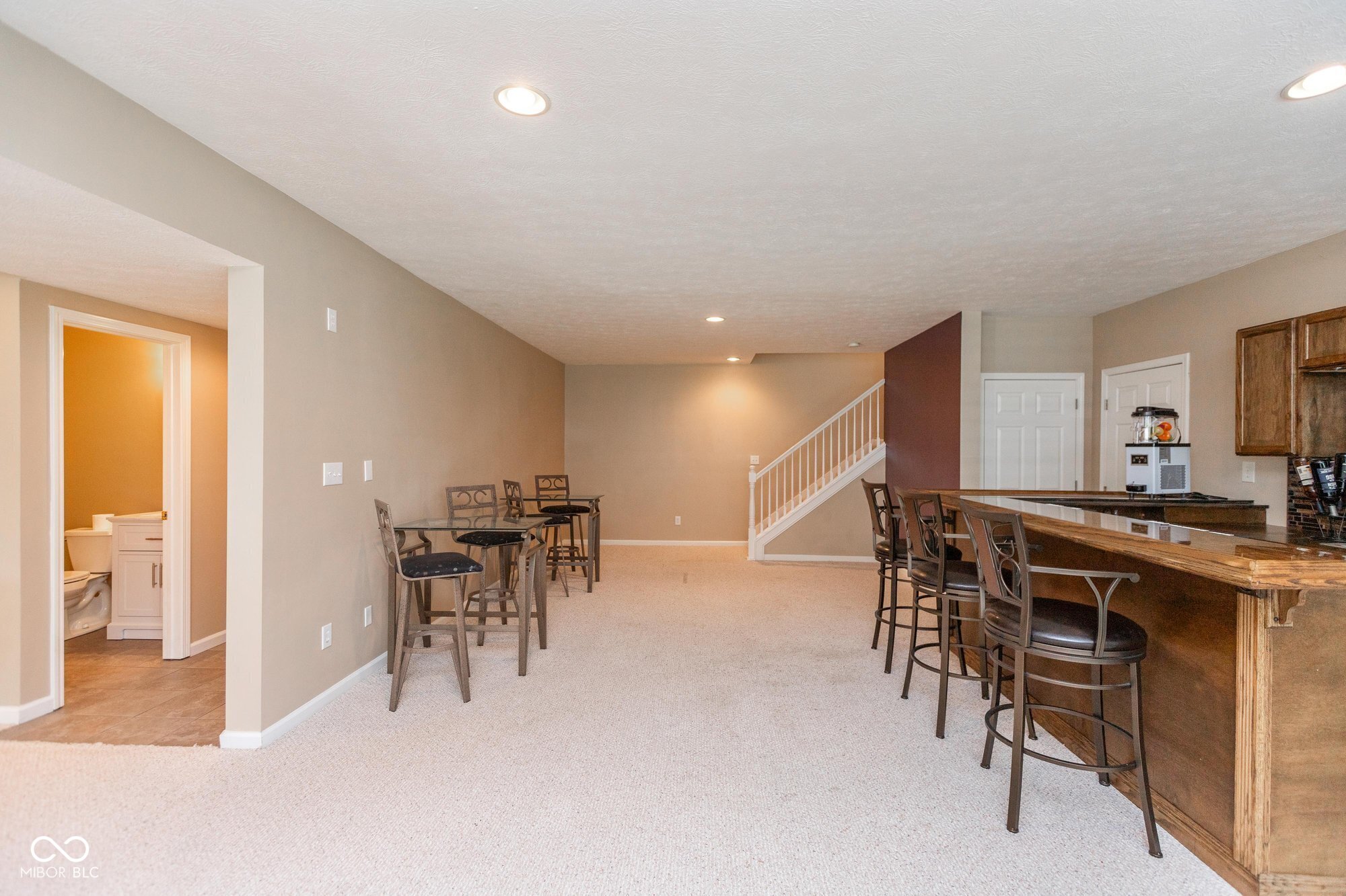 10196 Lakewood Drive