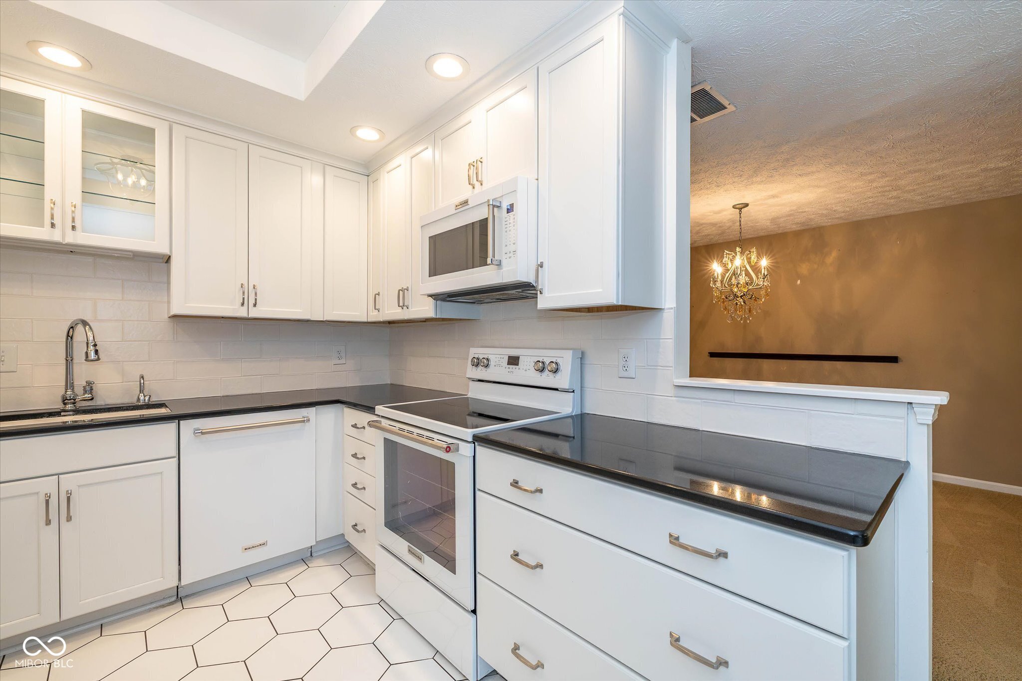 8104 Tanager Lane