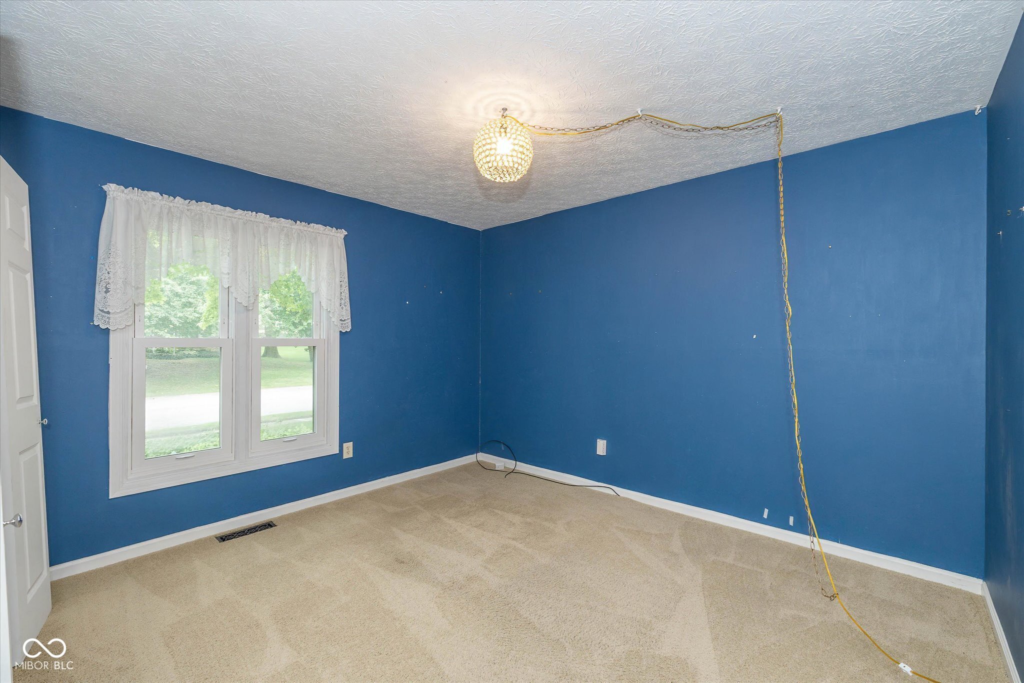 8104 Tanager Lane