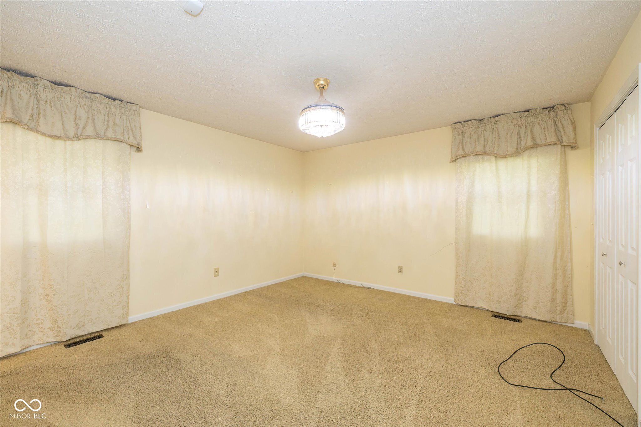 8104 Tanager Lane