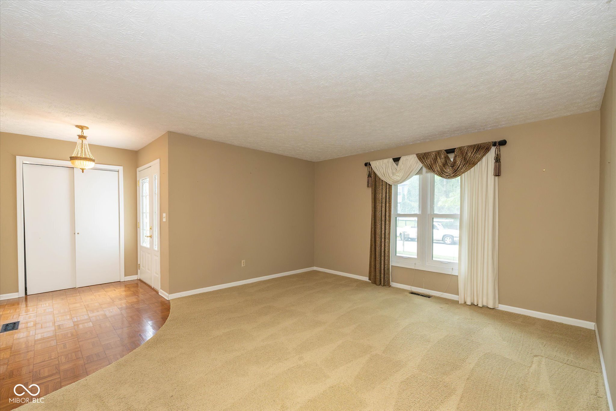 8104 Tanager Lane