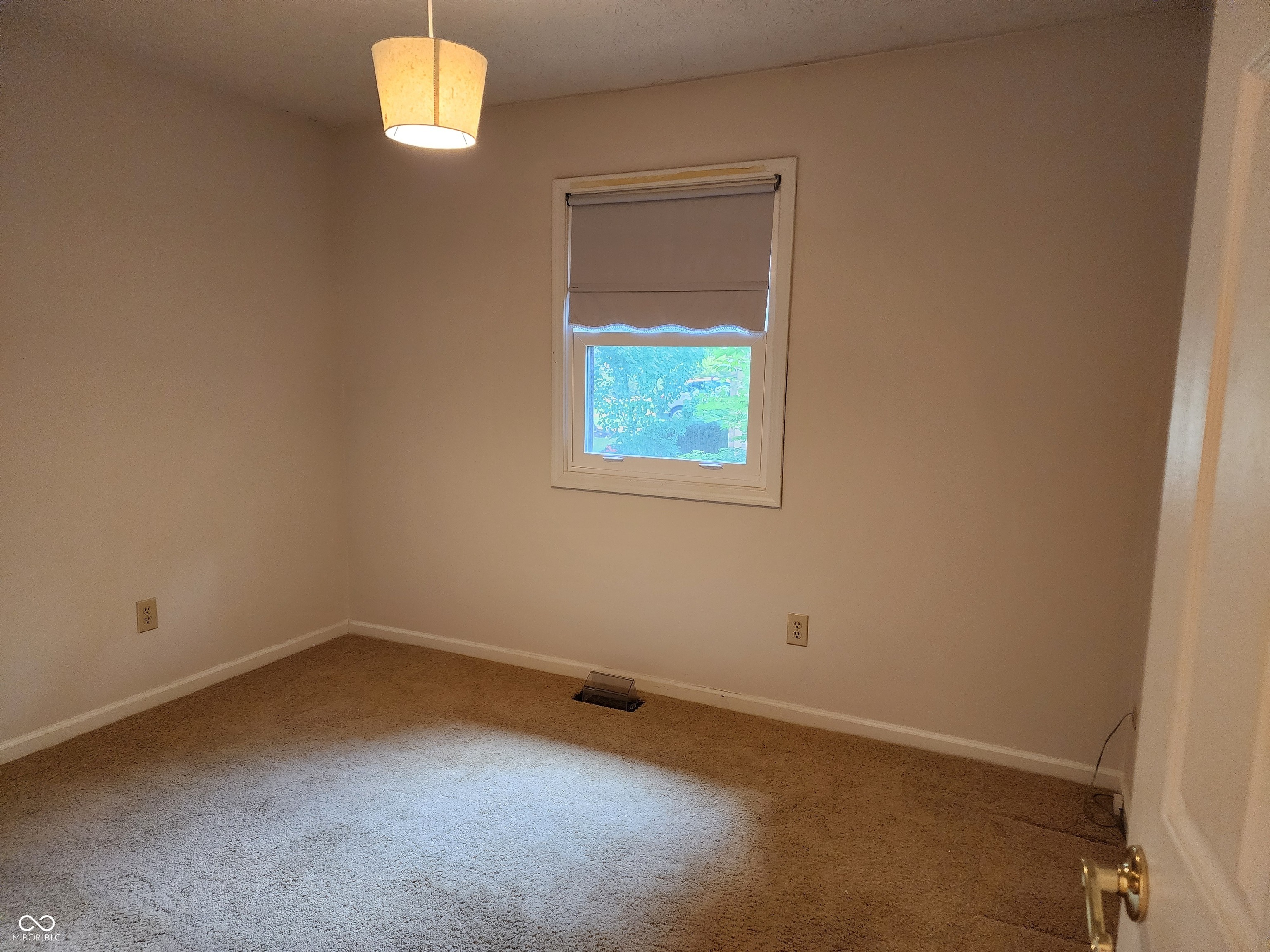 8104 Tanager Lane