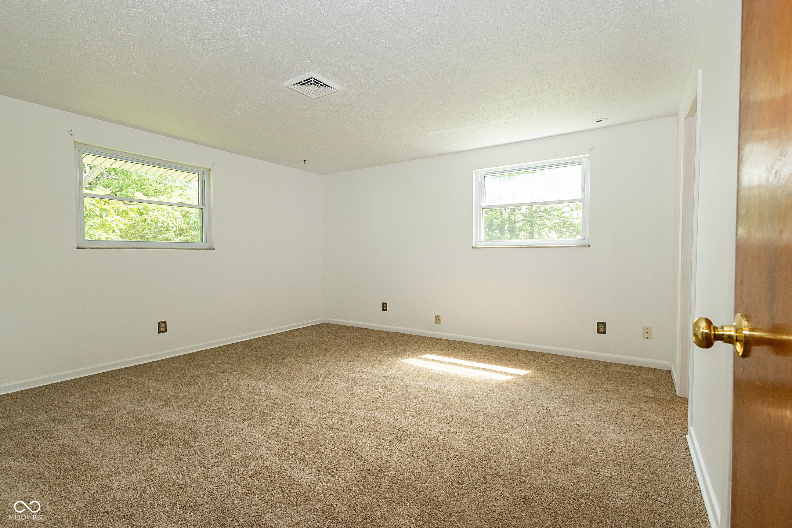 1217 S Post Road