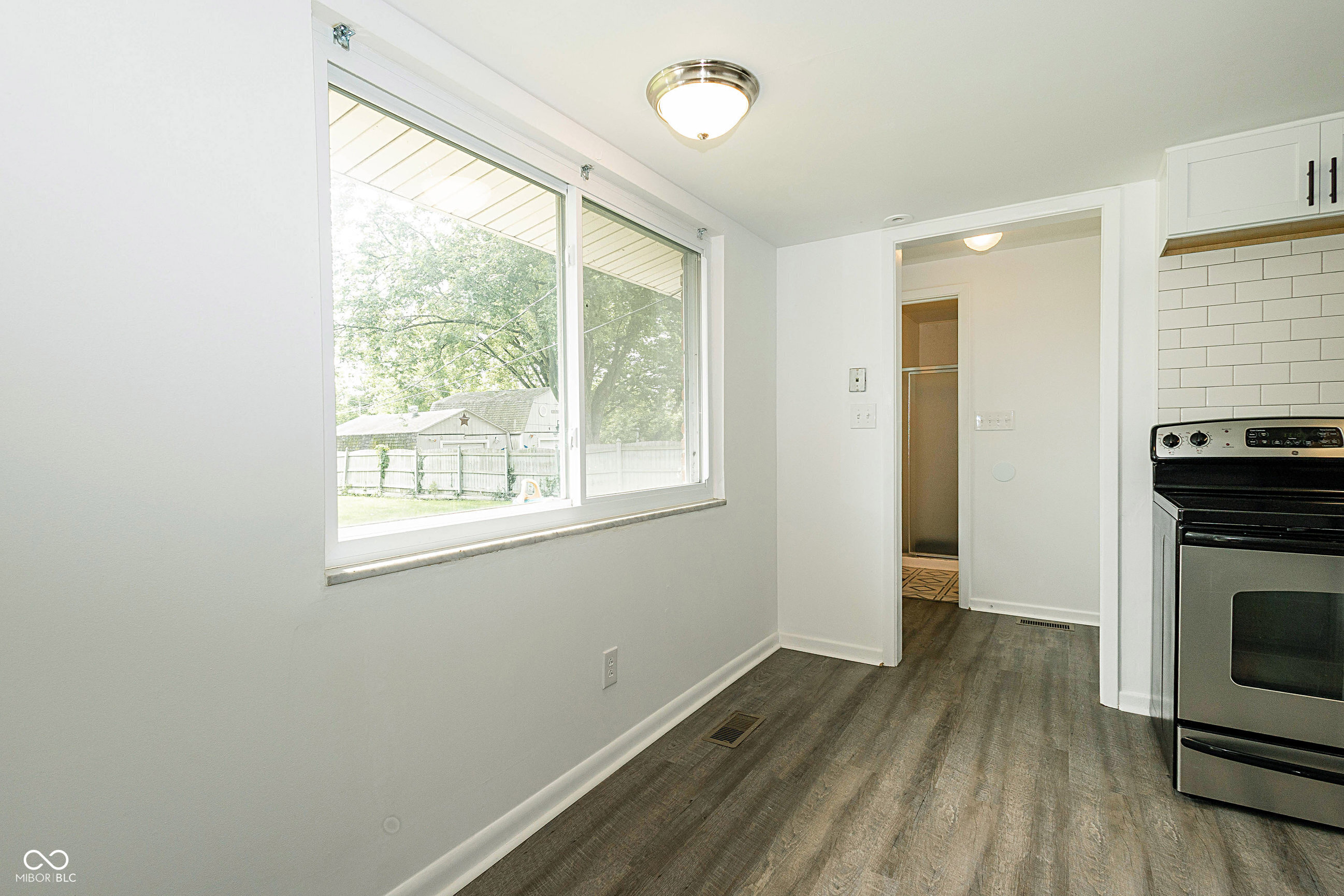 1217 S Post Road