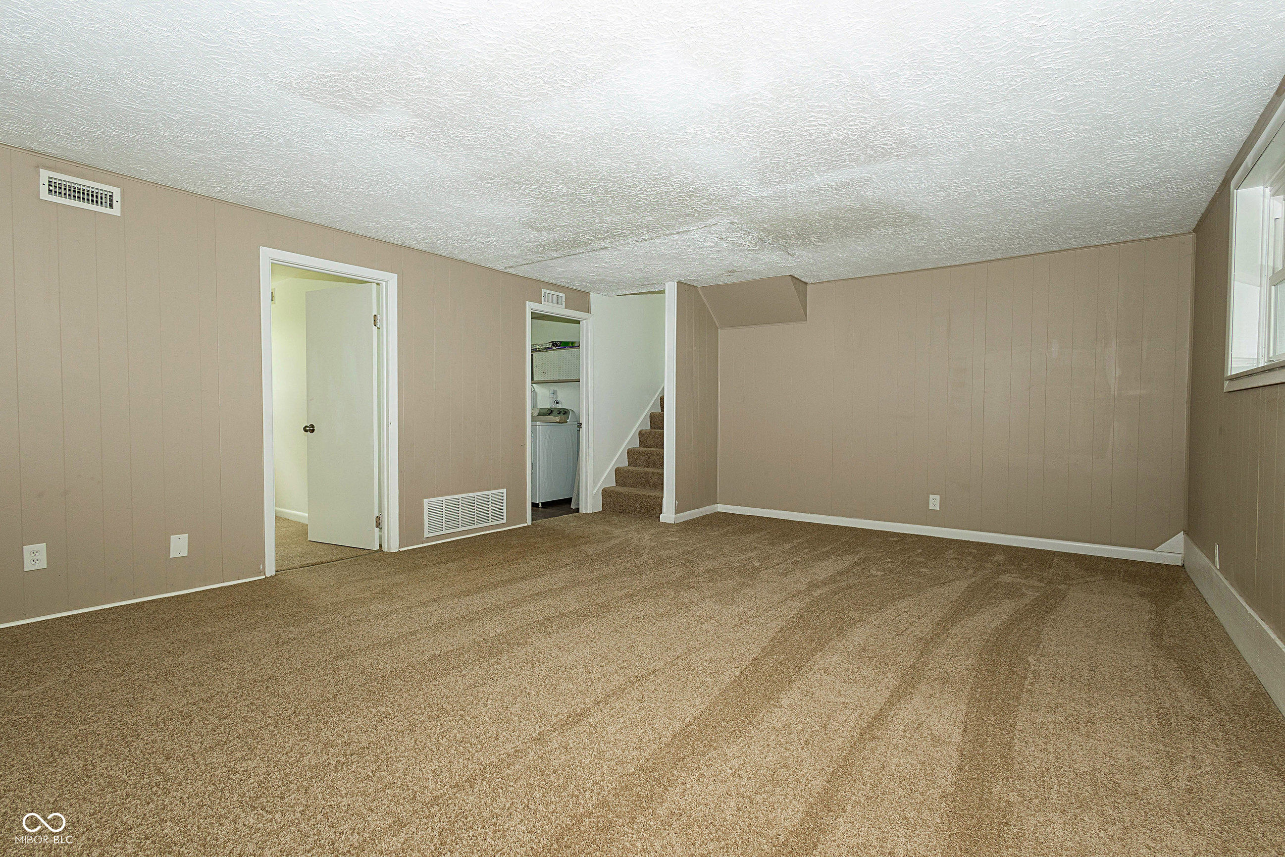 1217 S Post Road