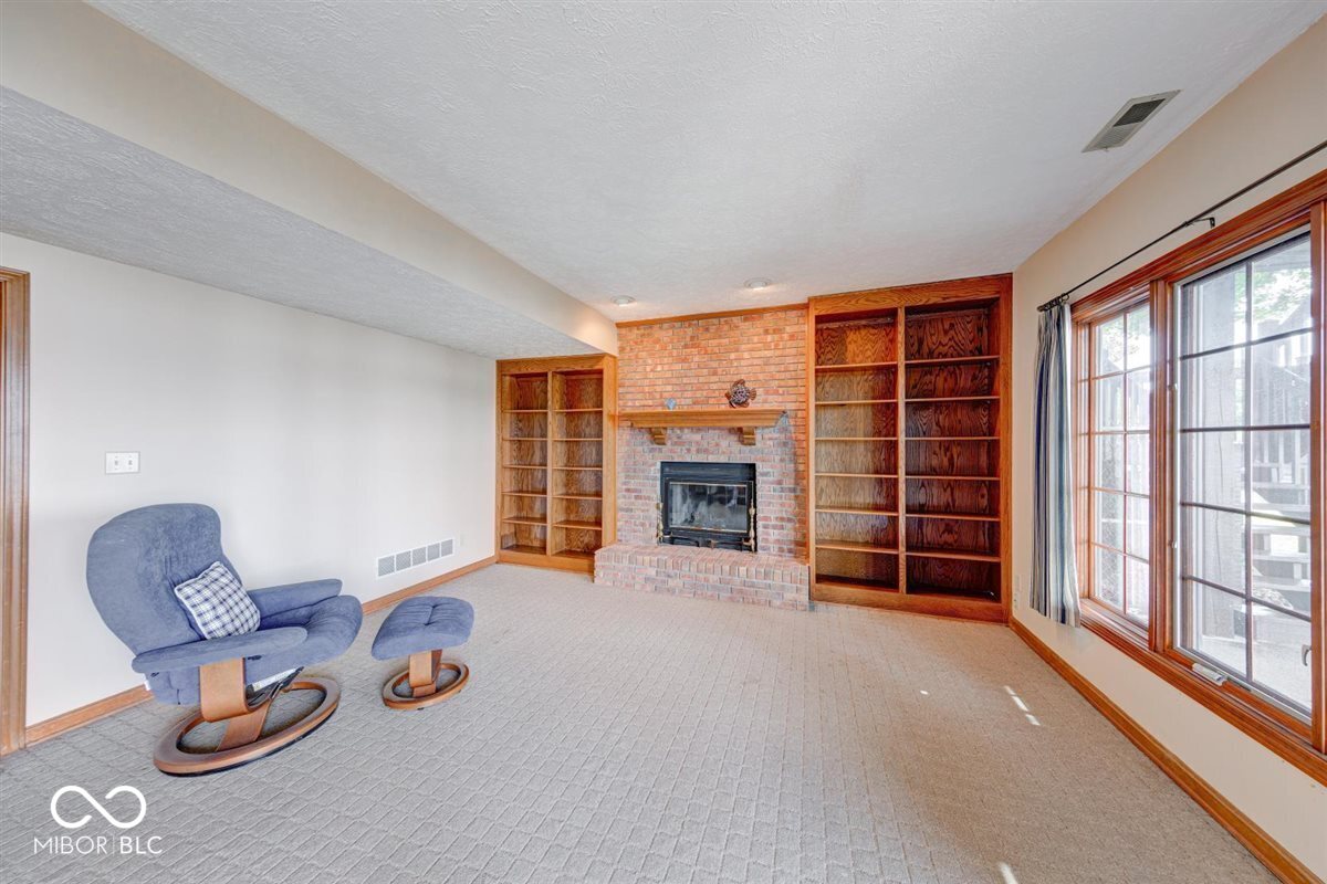 109 Edgewater Drive