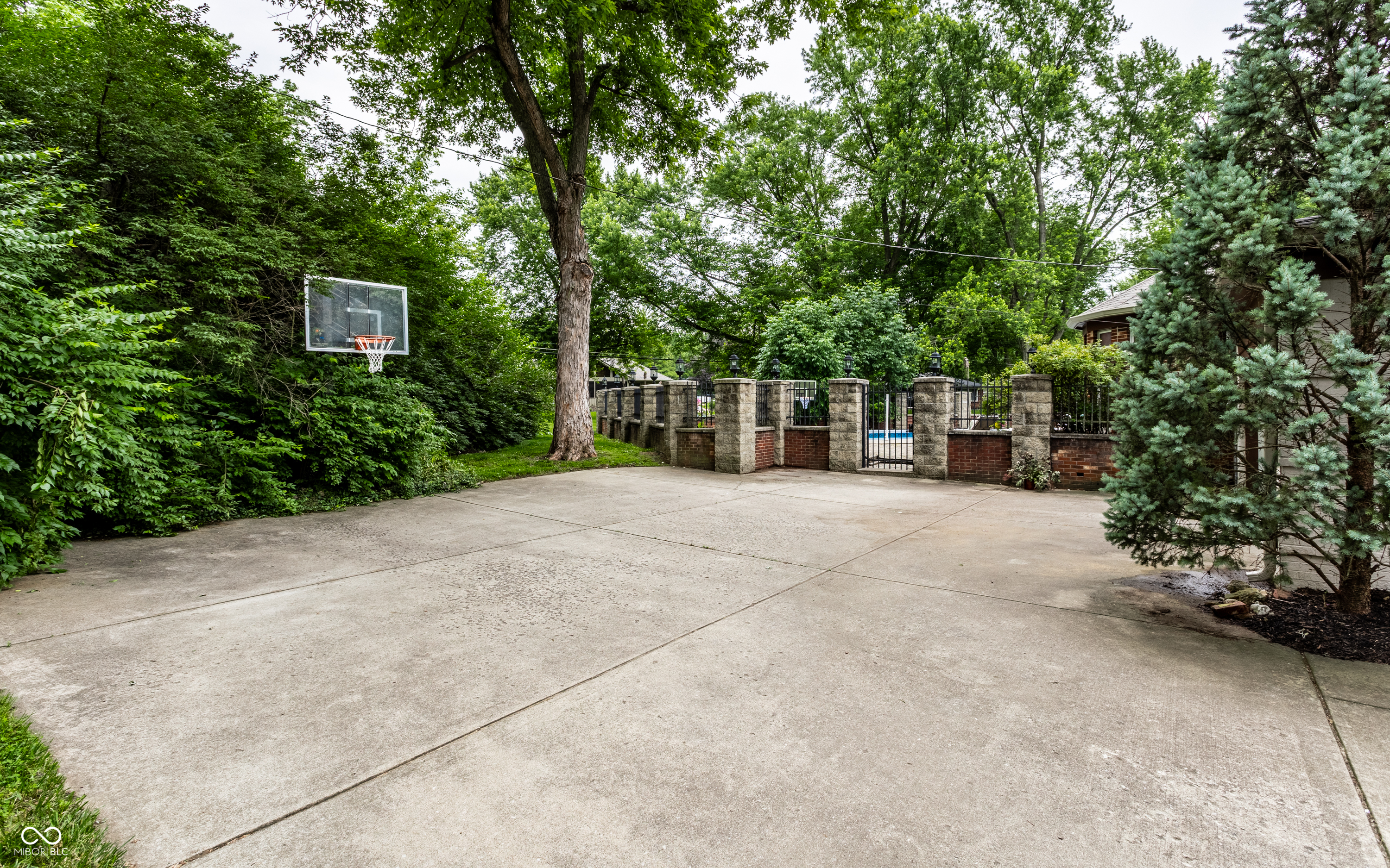 7743 Camelback Drive