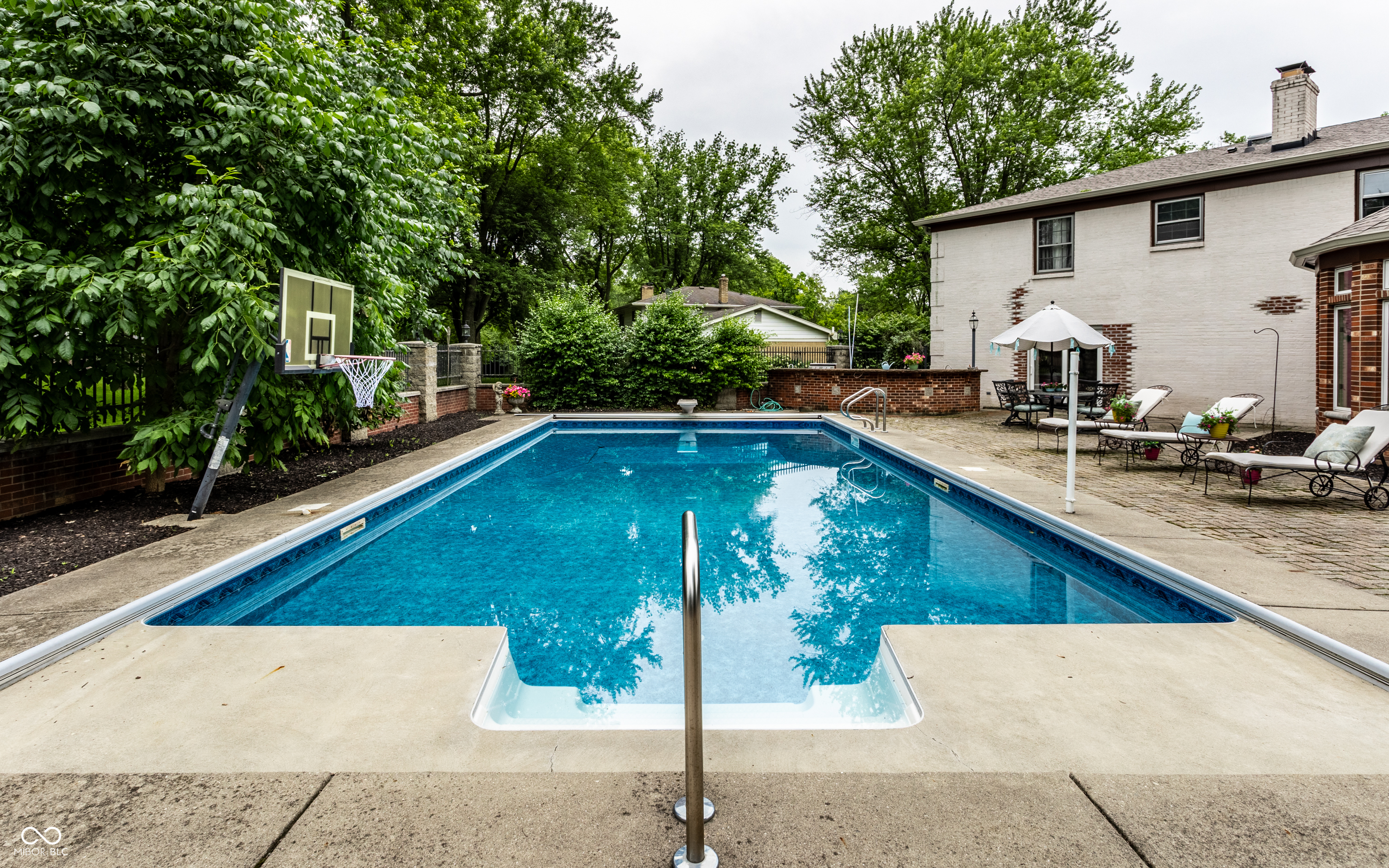 7743 Camelback Drive