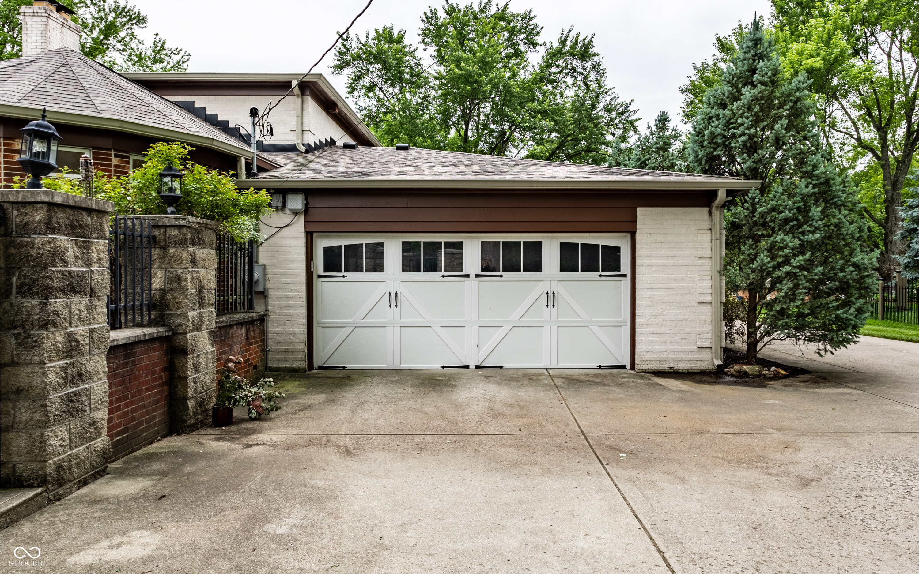 7743 Camelback Drive