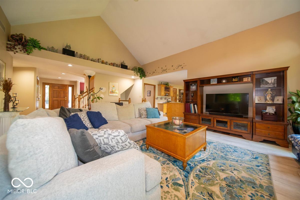 12040 Kingfisher Circle