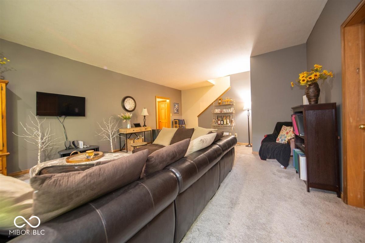 12040 Kingfisher Circle