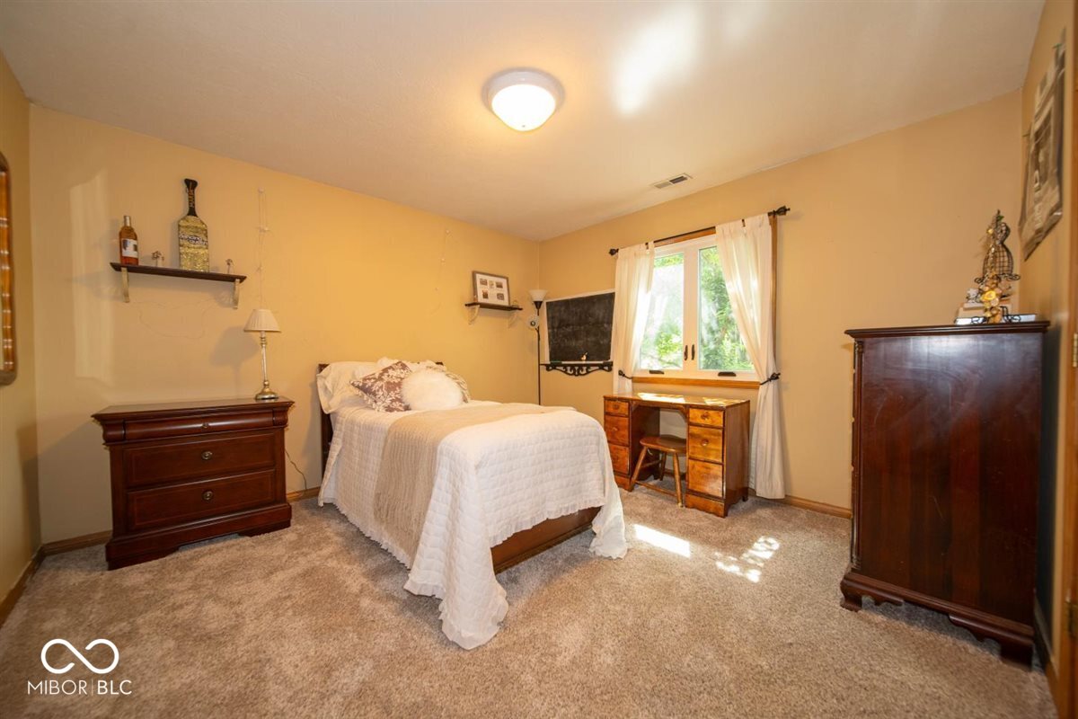 12040 Kingfisher Circle