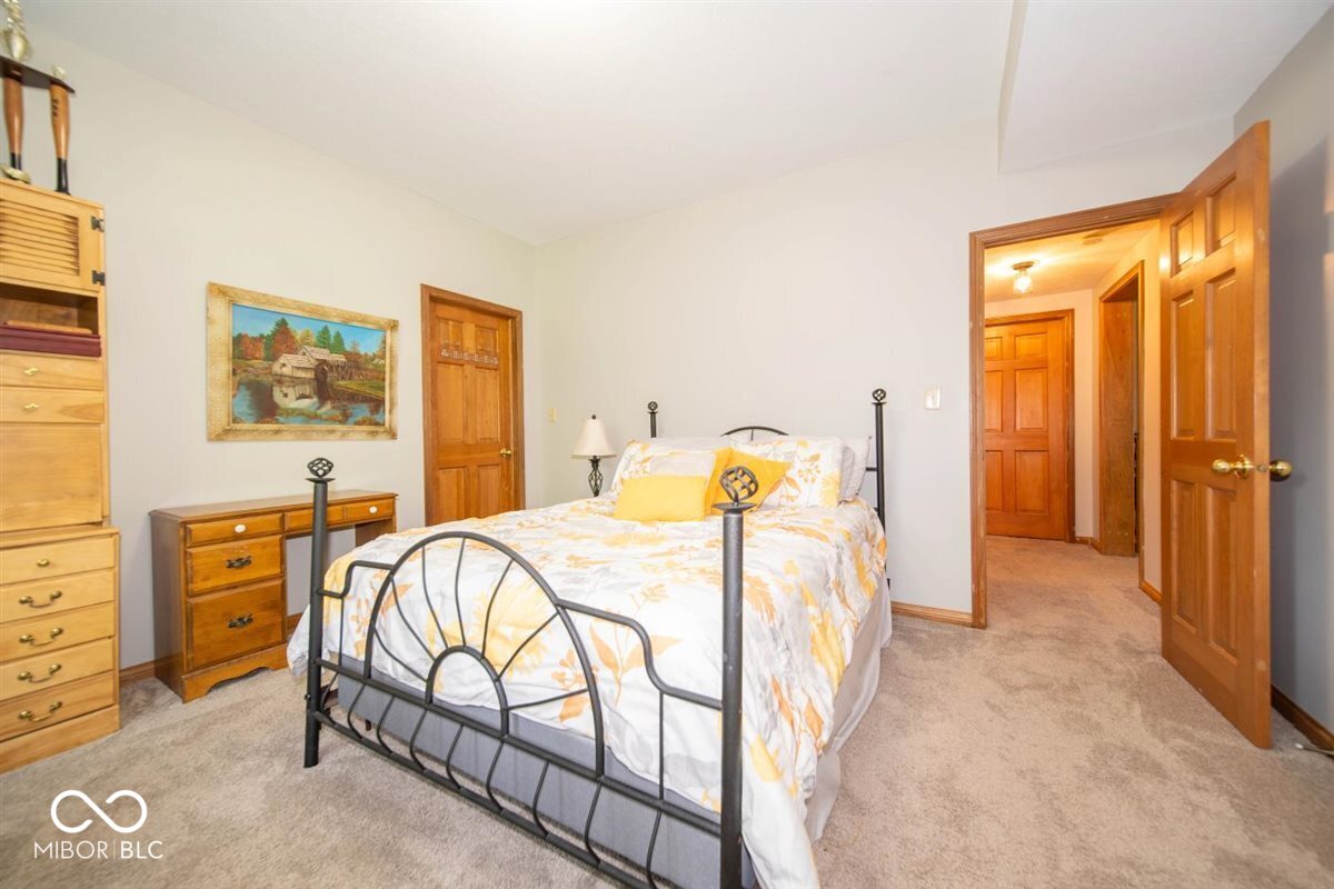 12040 Kingfisher Circle