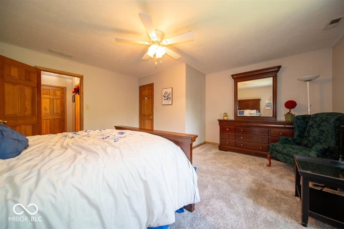 12040 Kingfisher Circle