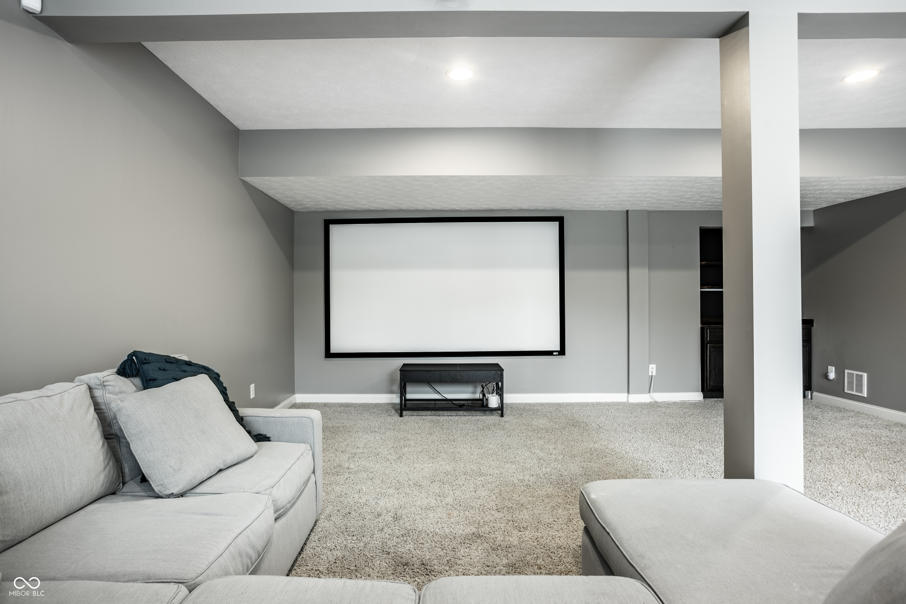 6771 Woodcliff Circle