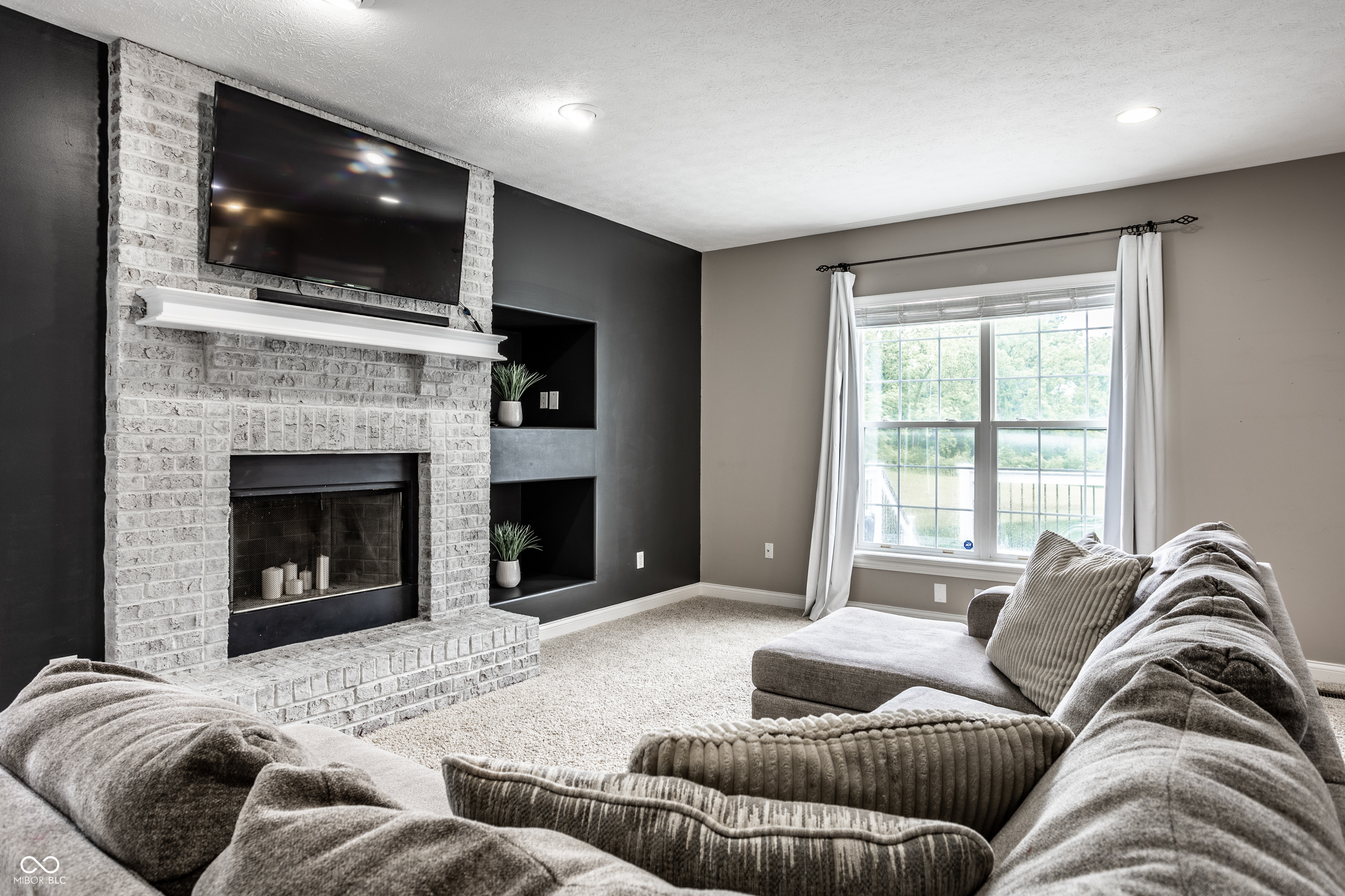 6771 Woodcliff Circle