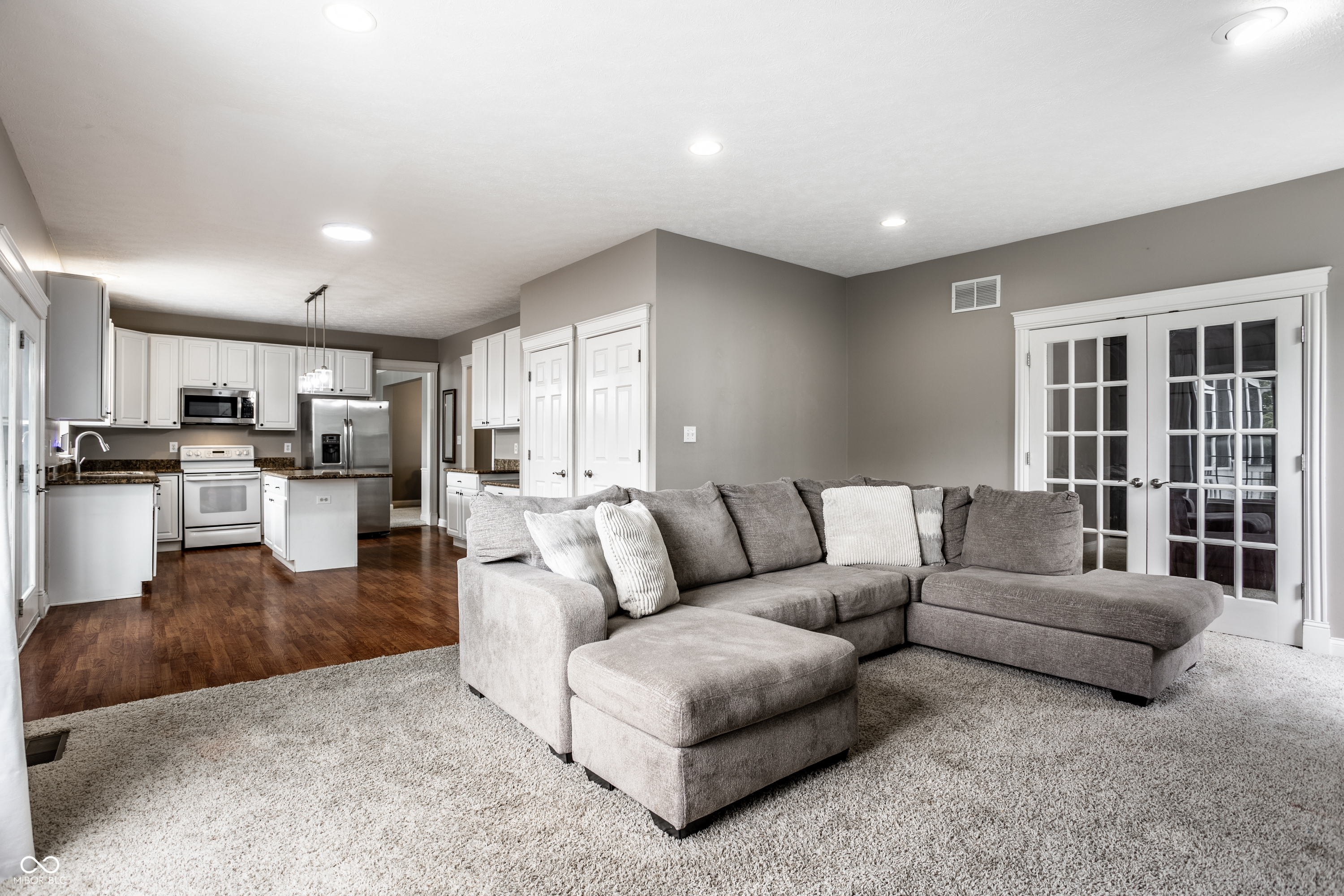 6771 Woodcliff Circle