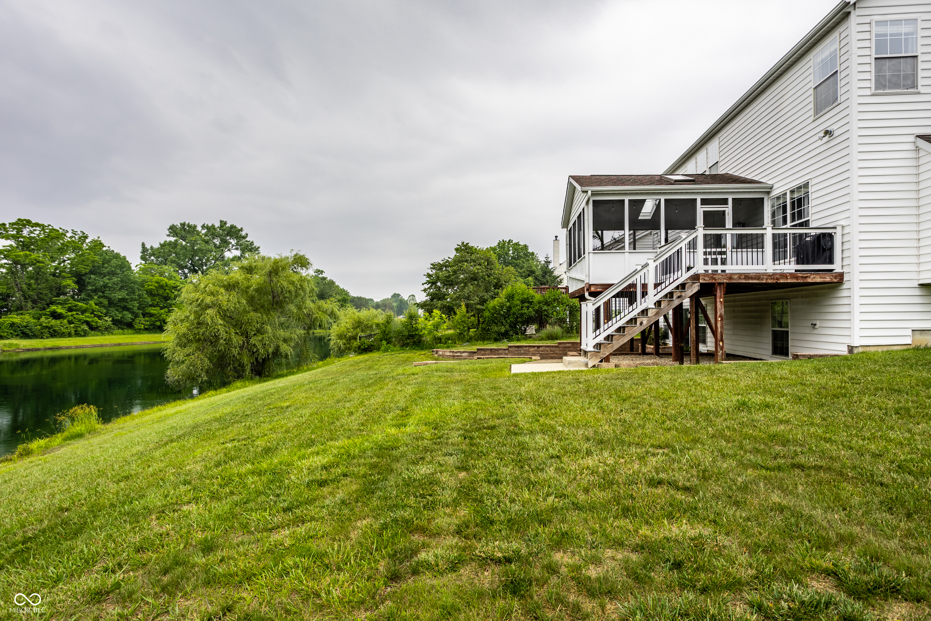 6771 Woodcliff Circle