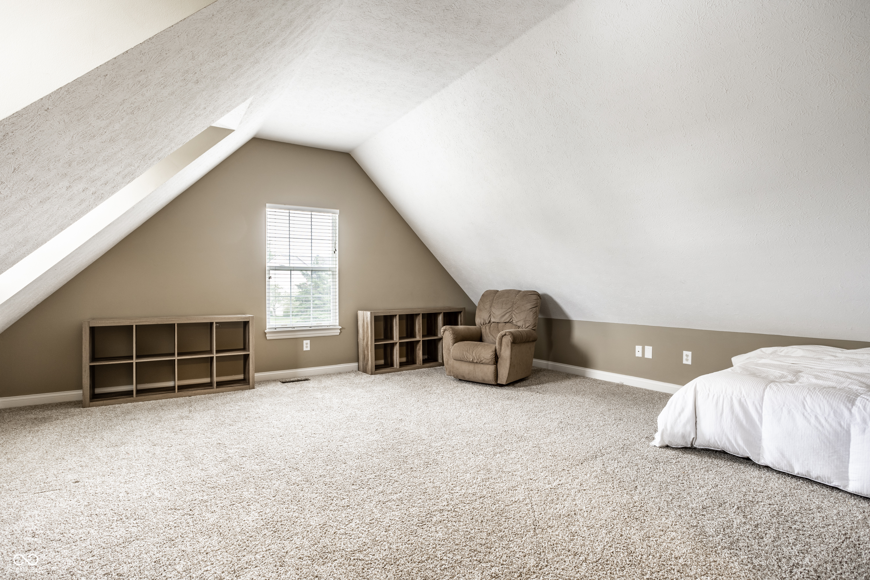 6771 Woodcliff Circle