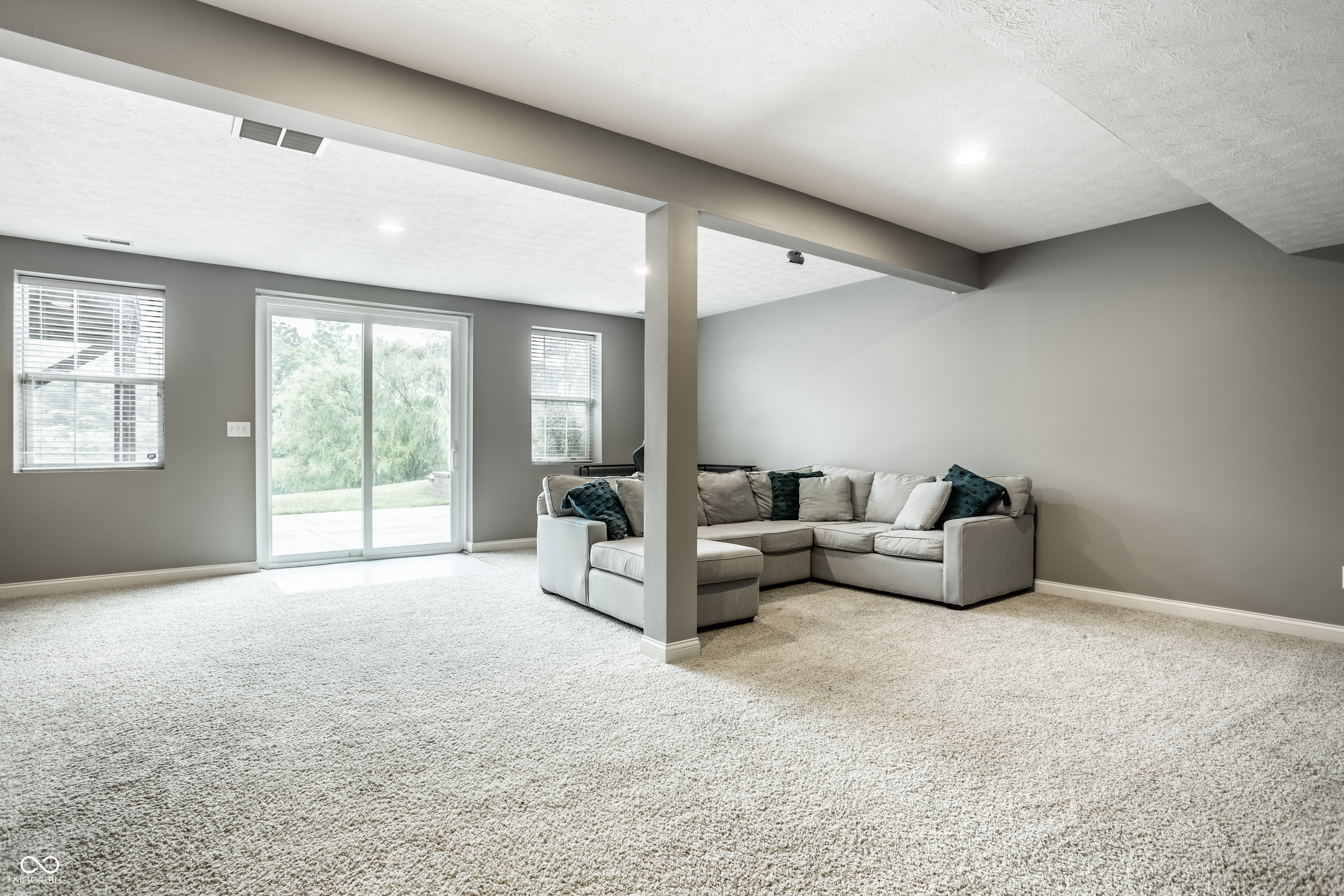 6771 Woodcliff Circle