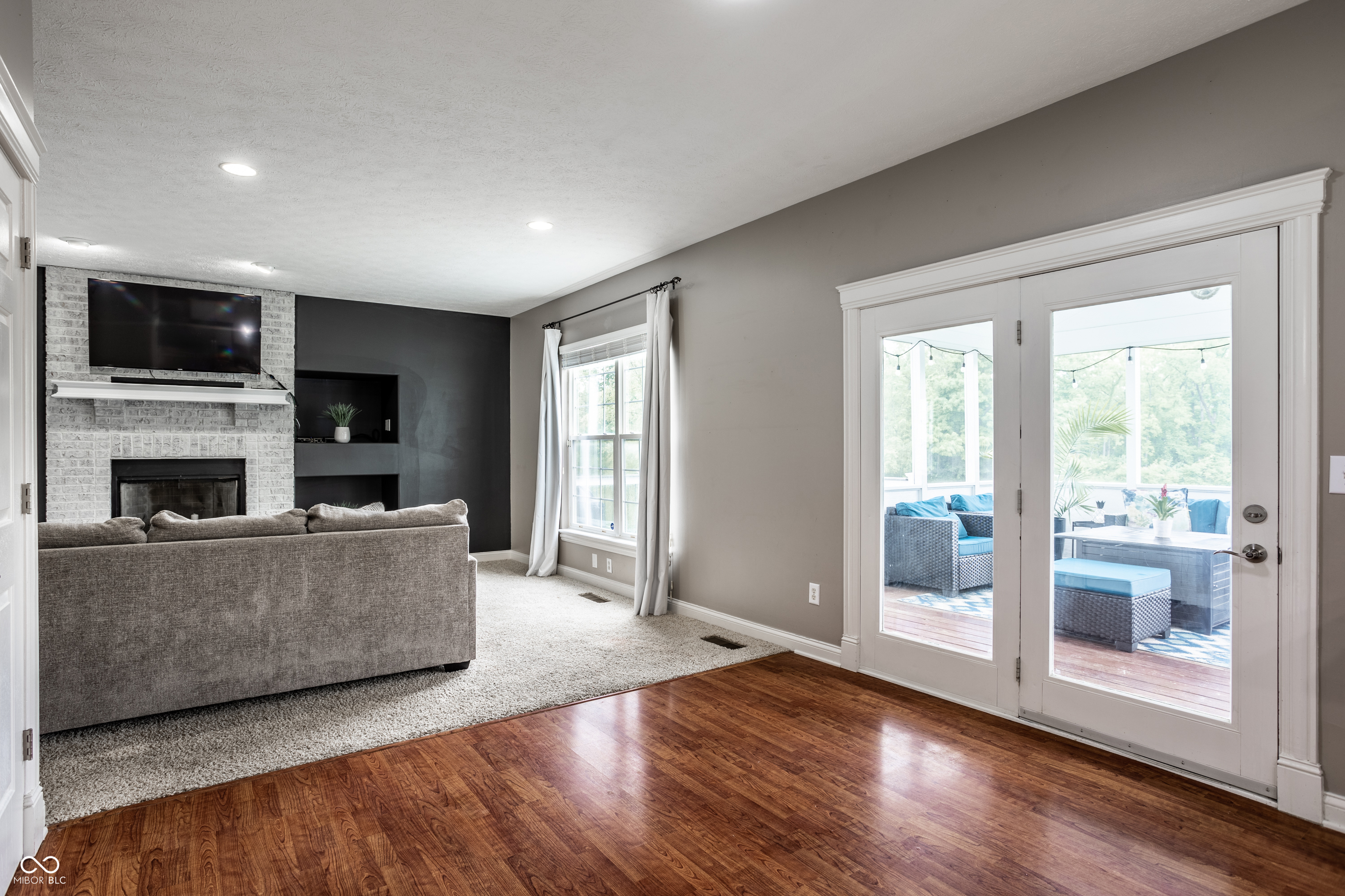 6771 Woodcliff Circle