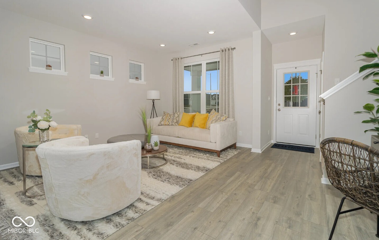 8568 Goldfinch Road