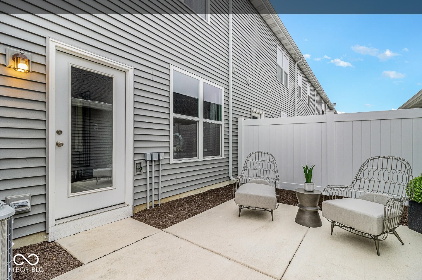 8568 Goldfinch Road