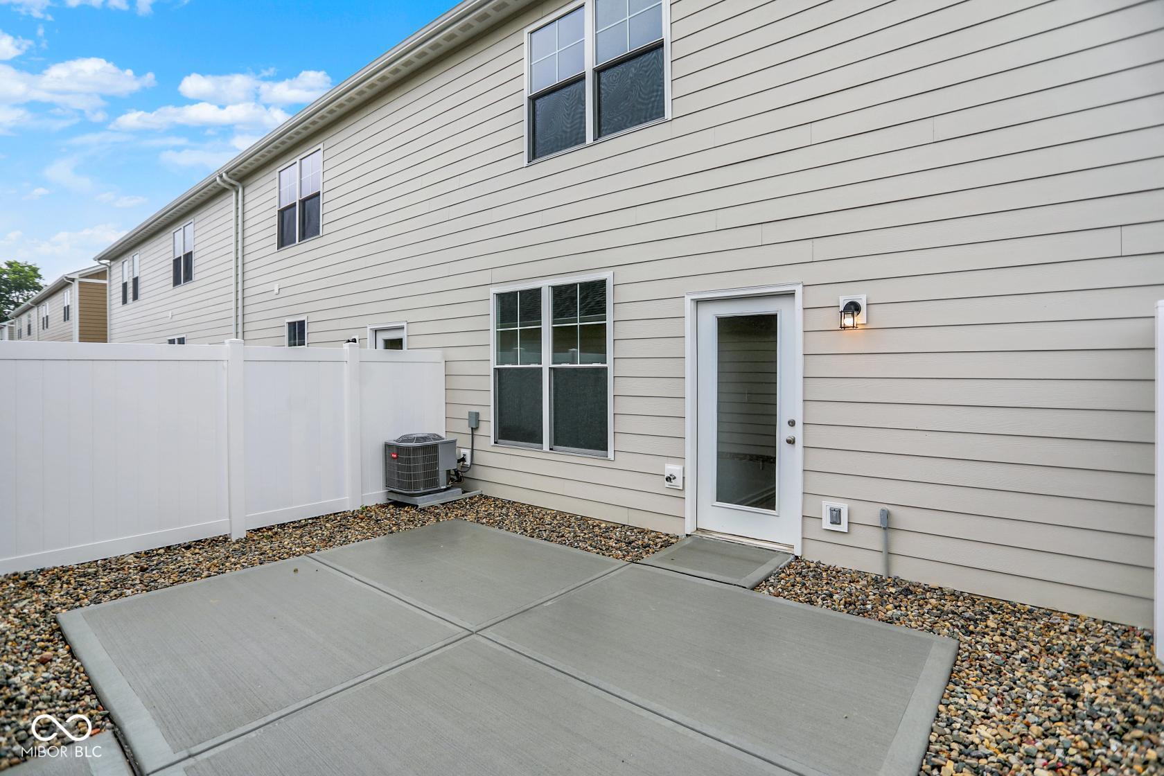 8568 Goldfinch Road