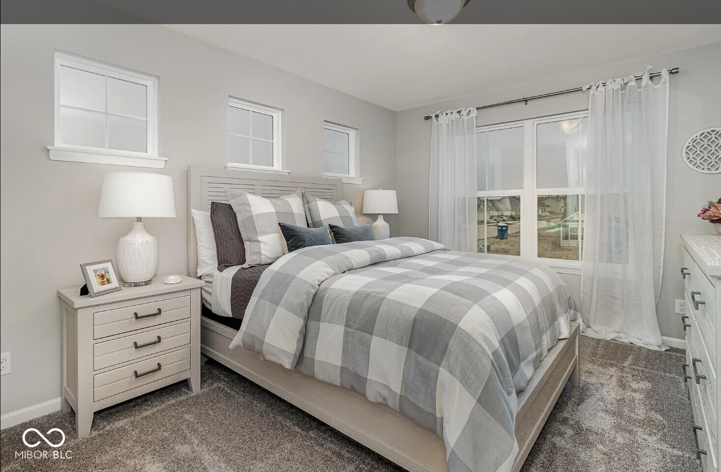 8568 Goldfinch Road