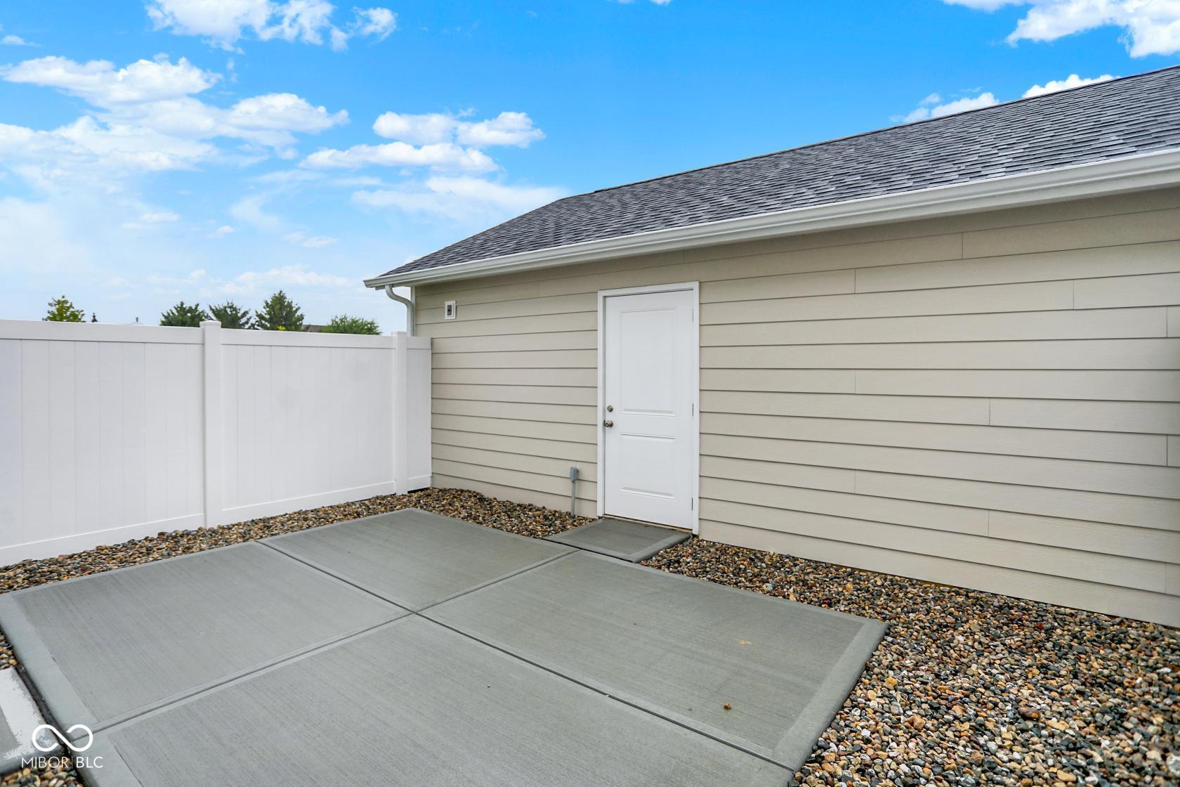 8568 Goldfinch Road