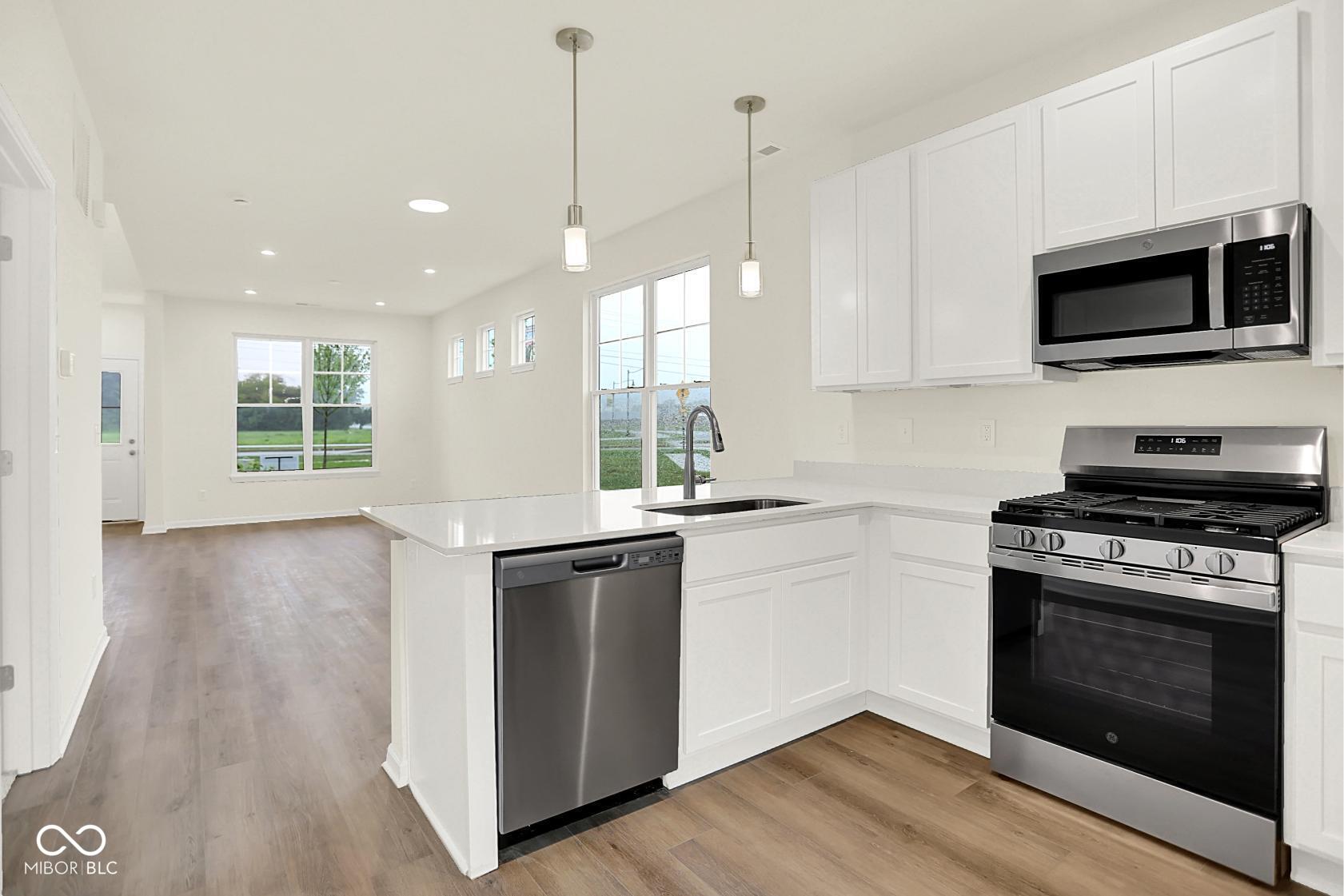 8568 Goldfinch Road