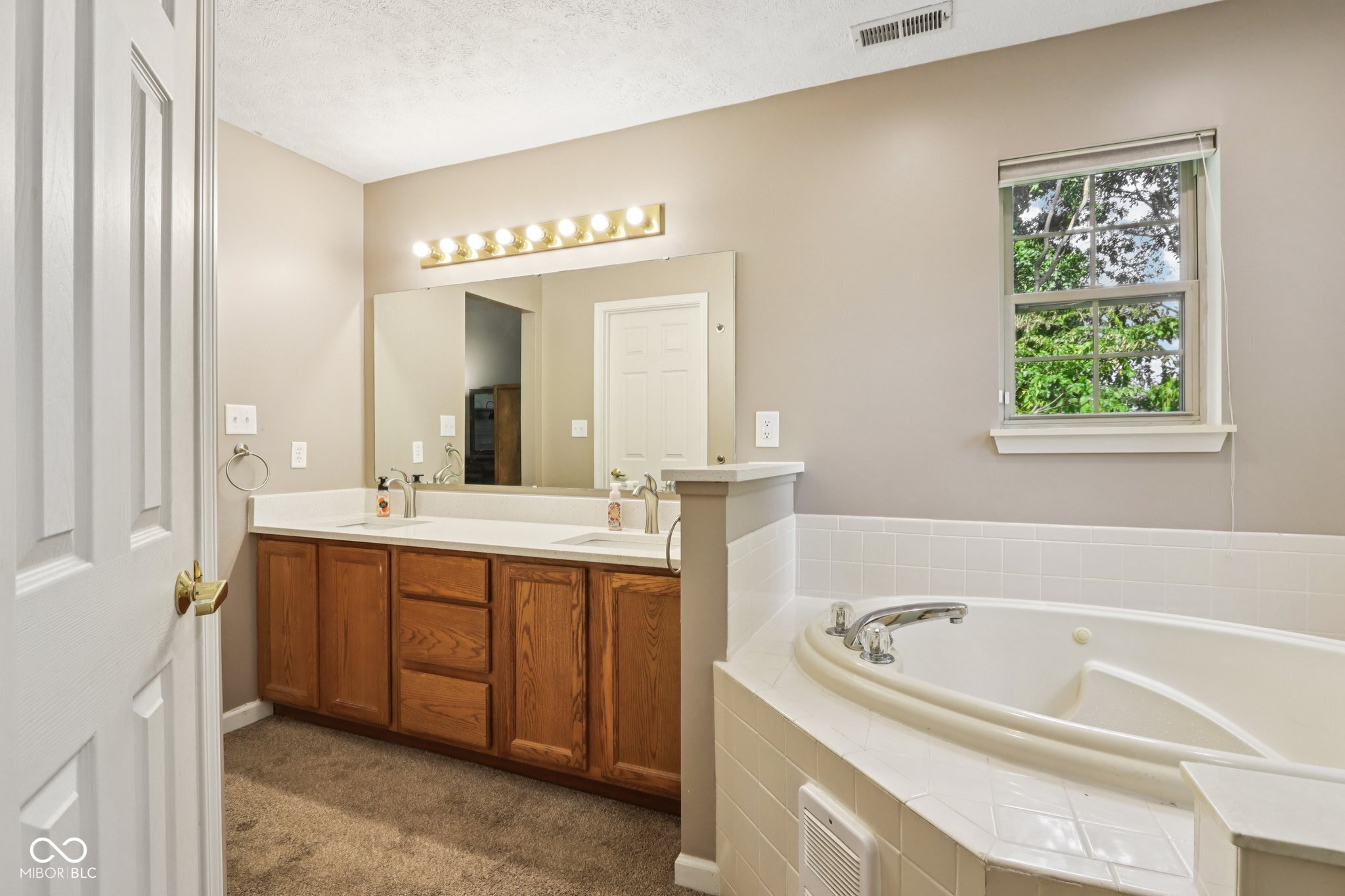 829 Pioneer Woods Drive