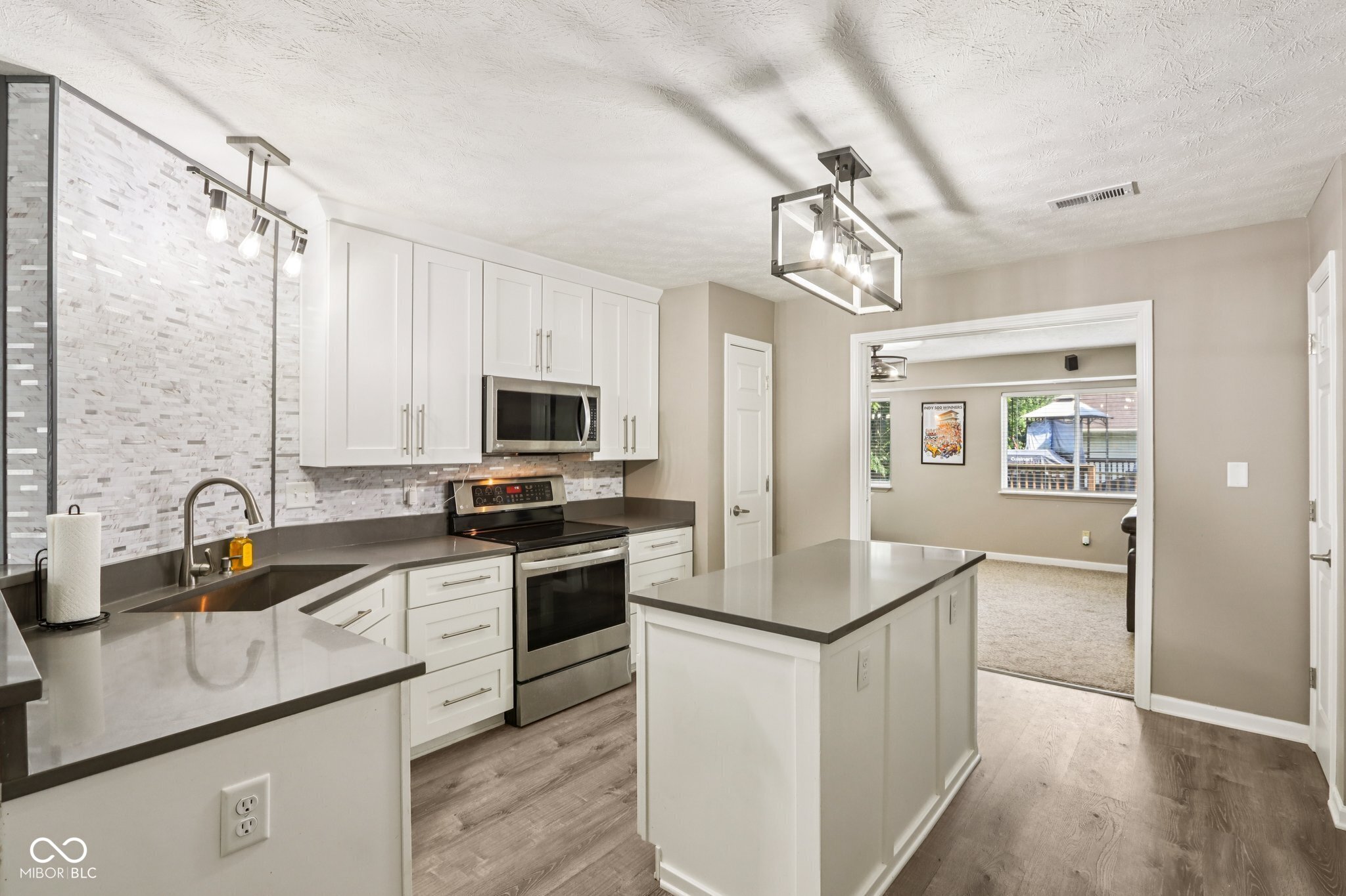 829 Pioneer Woods Drive